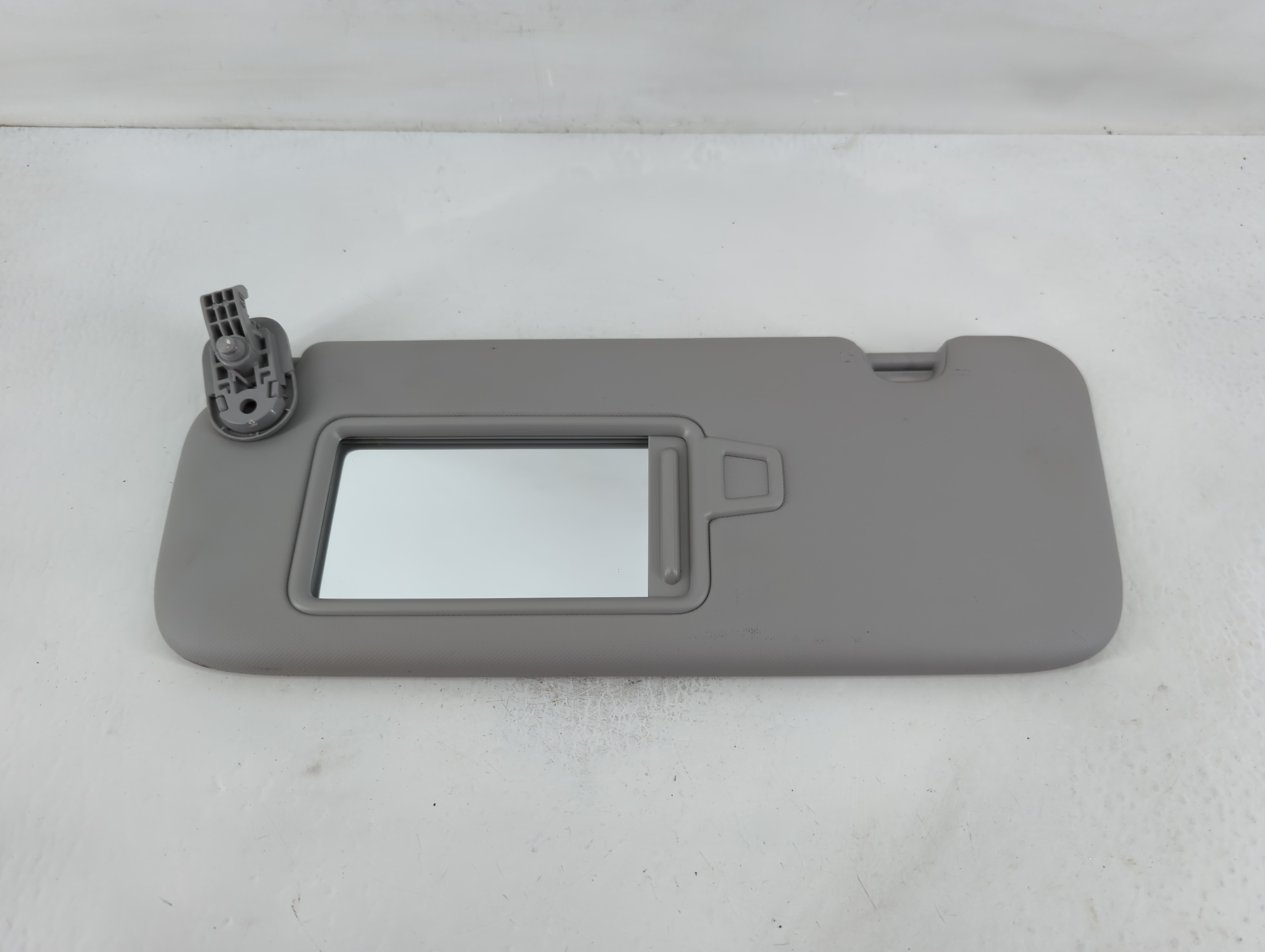 2017-2020 Hyundai Ioniq Driver Sun Visor Mirror Left Sunvisor Grey 826526 - Oemusedautoparts1.com
