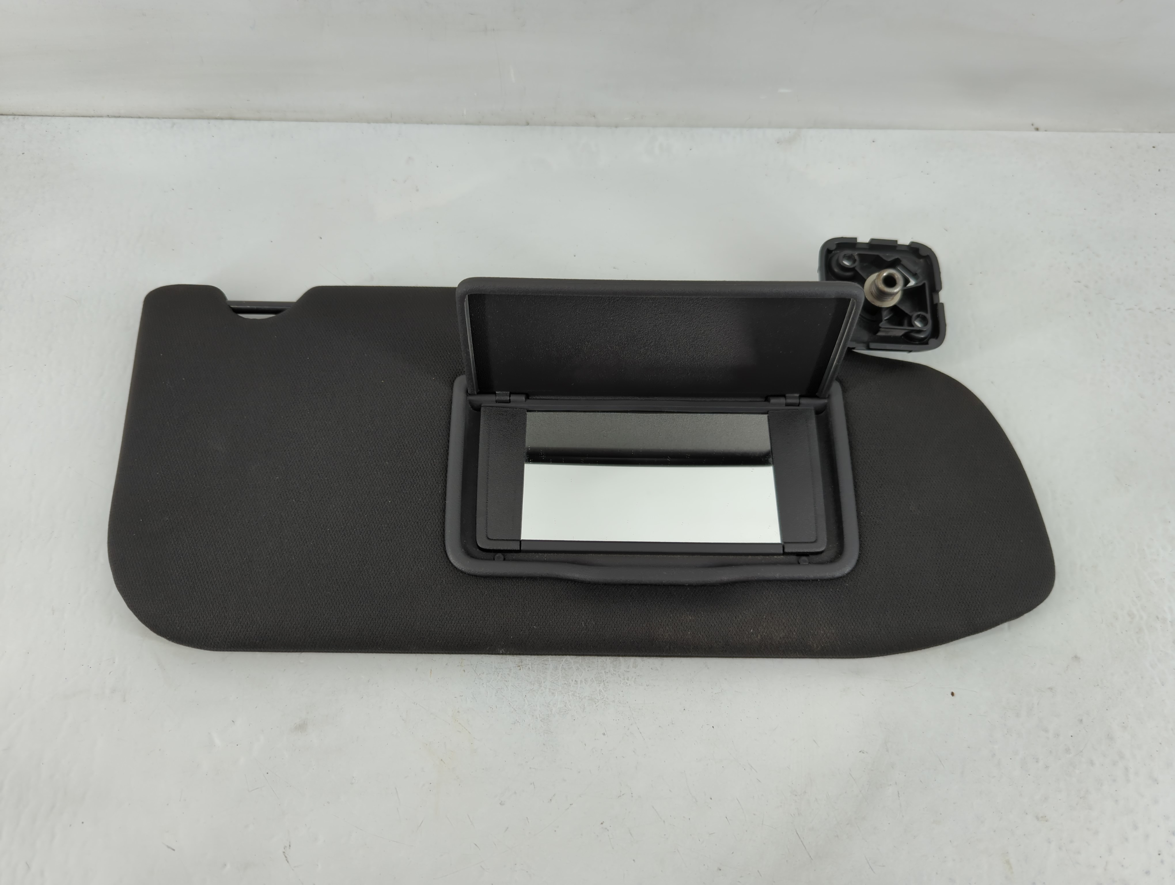 2013-2019 Ford Taurus Passenger Sun Visor Mirror Right Sunvisor Black 826593 - Oemusedautoparts1.com