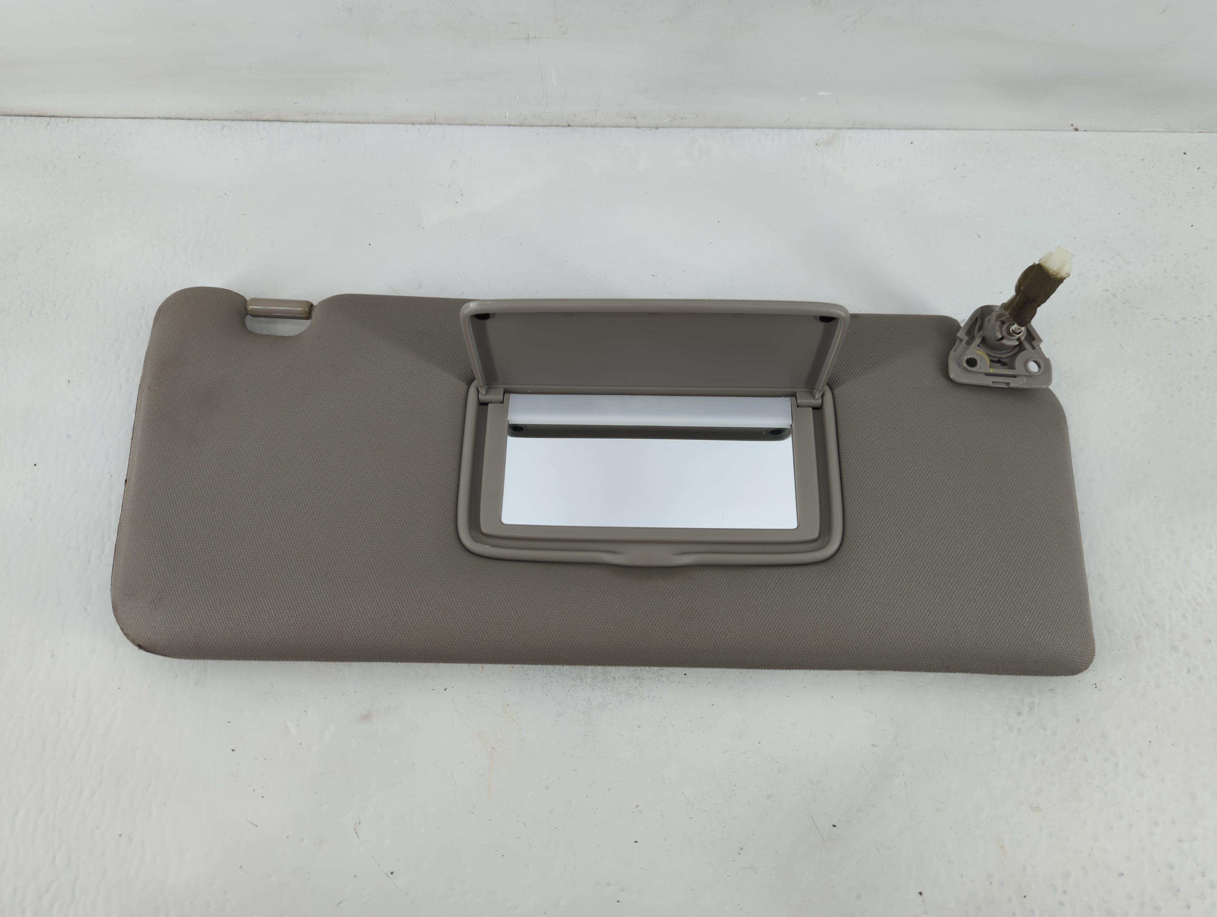 Picture of 2005-2015 Nissan Armada Passenger Sun Visor Mirror Right Sunvisor Grey 826604