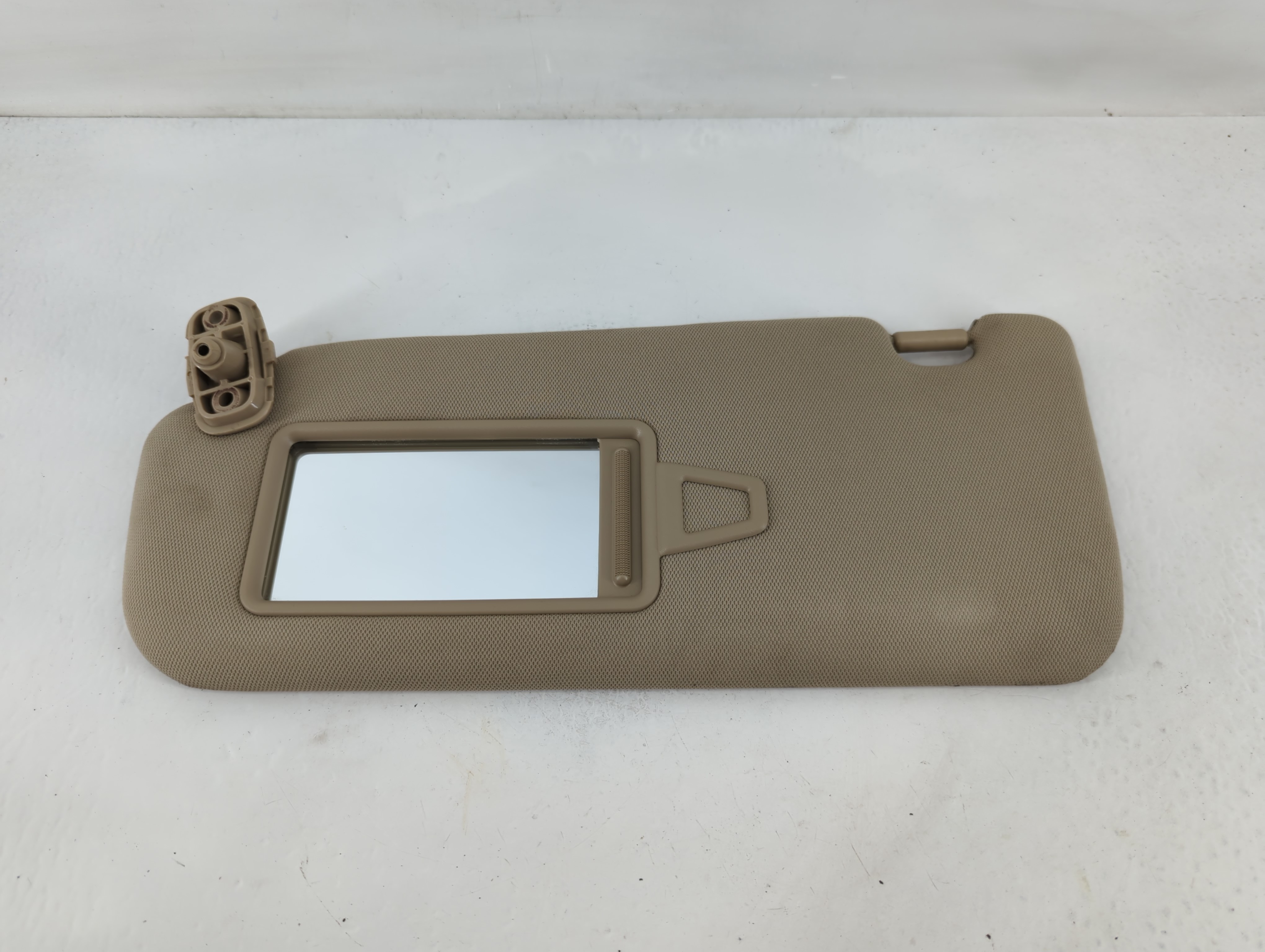 2011-2015 Kia Sorento Driver Sun Visor Mirror Left Sunvisor Tan 826606 - Oemusedautoparts1.com