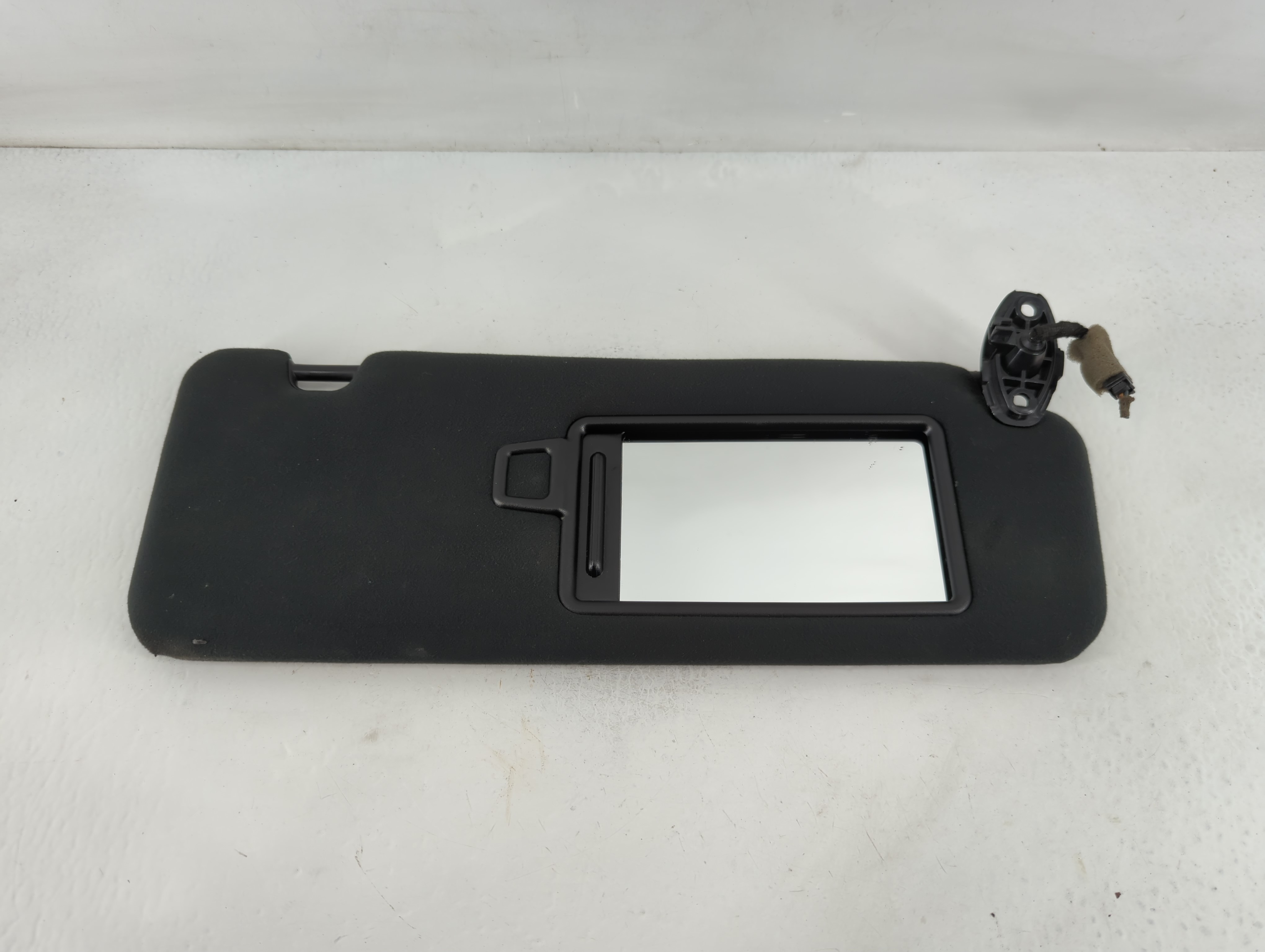 2016-2020 Kia Sorento Passenger Sun Visor Mirror Right Sunvisor Black 826621 - Oemusedautoparts1.com