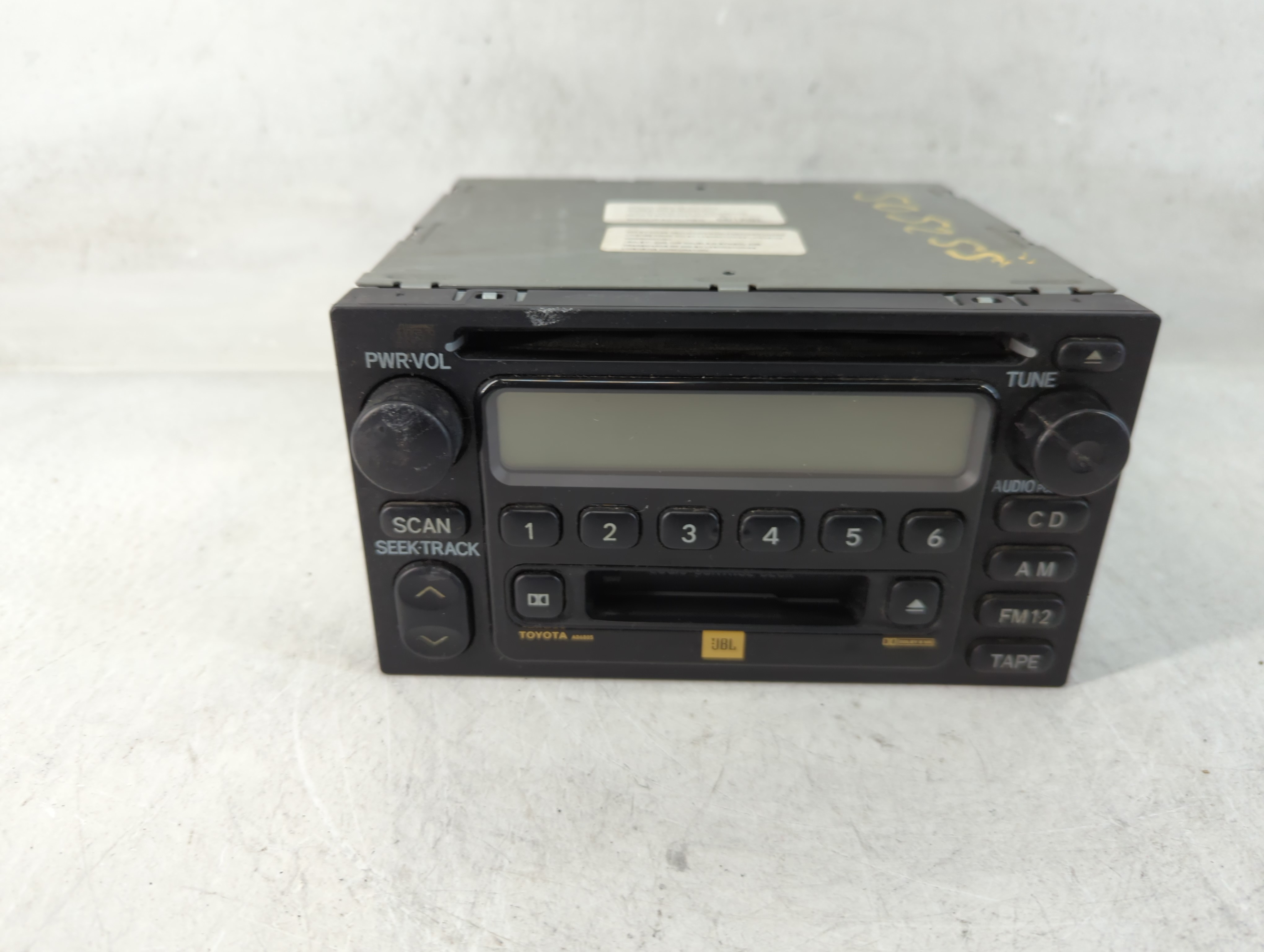 2001 Toyota Camry Am Fm Cd Player Radio Receiver 826645 - Oemusedautoparts1.com