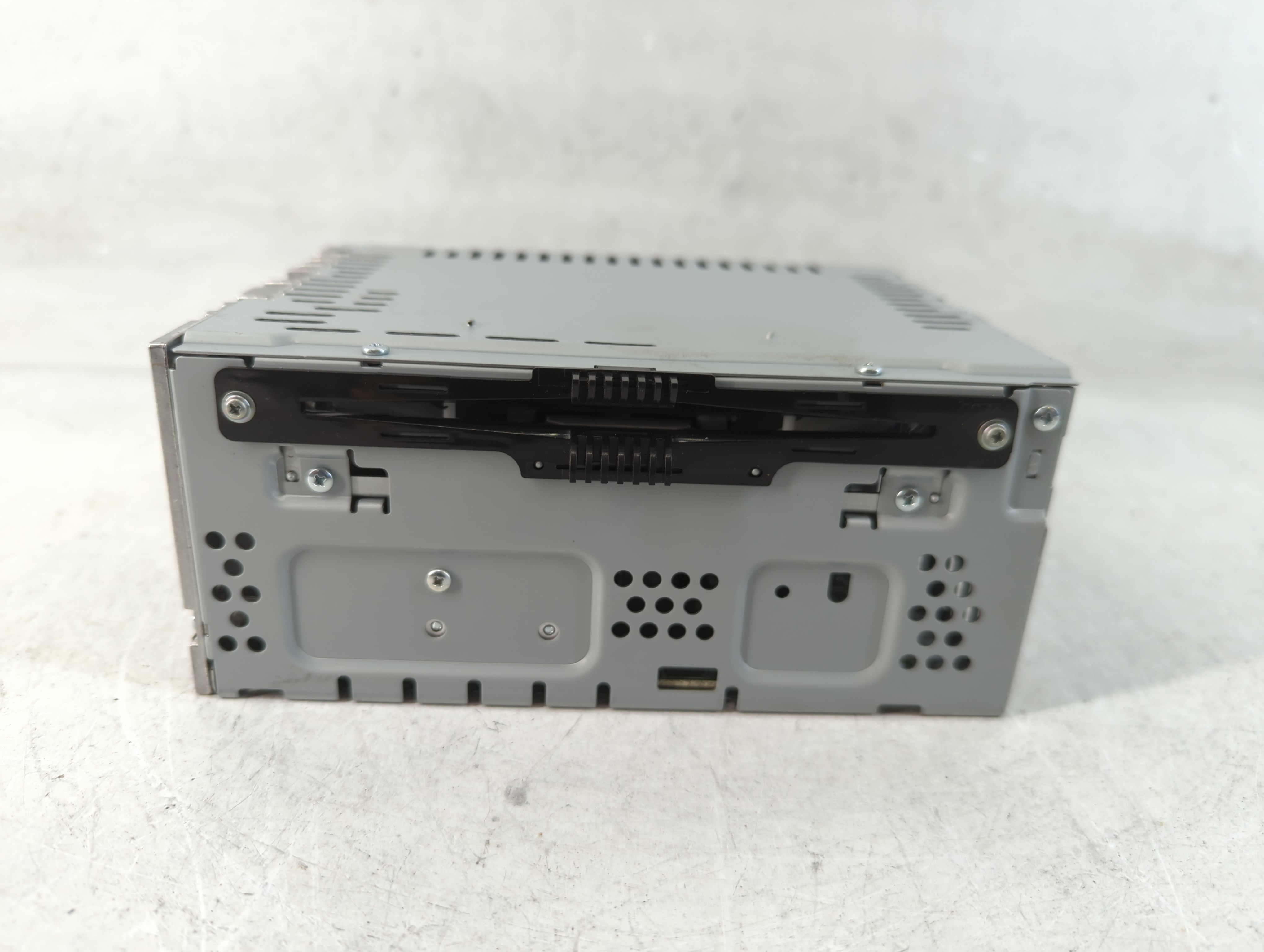2016-2020 Ford Fusion Am Fm Cd Player Radio Receiver 826652 - Oemusedautoparts1.com