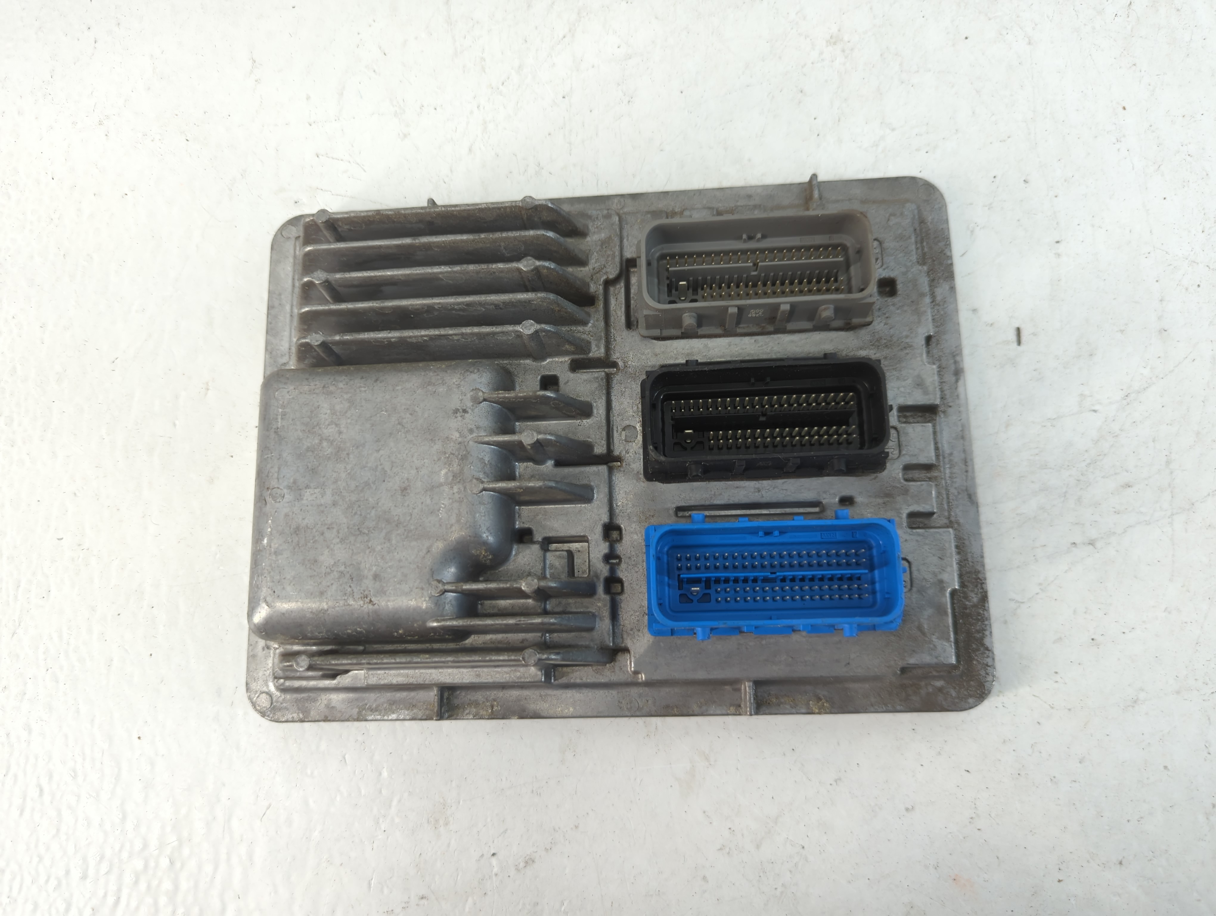 Picture of 2017-2019 Chevrolet Cruze Engine Control Computer Ecu Pcm Ecm Pcu Oem 826689