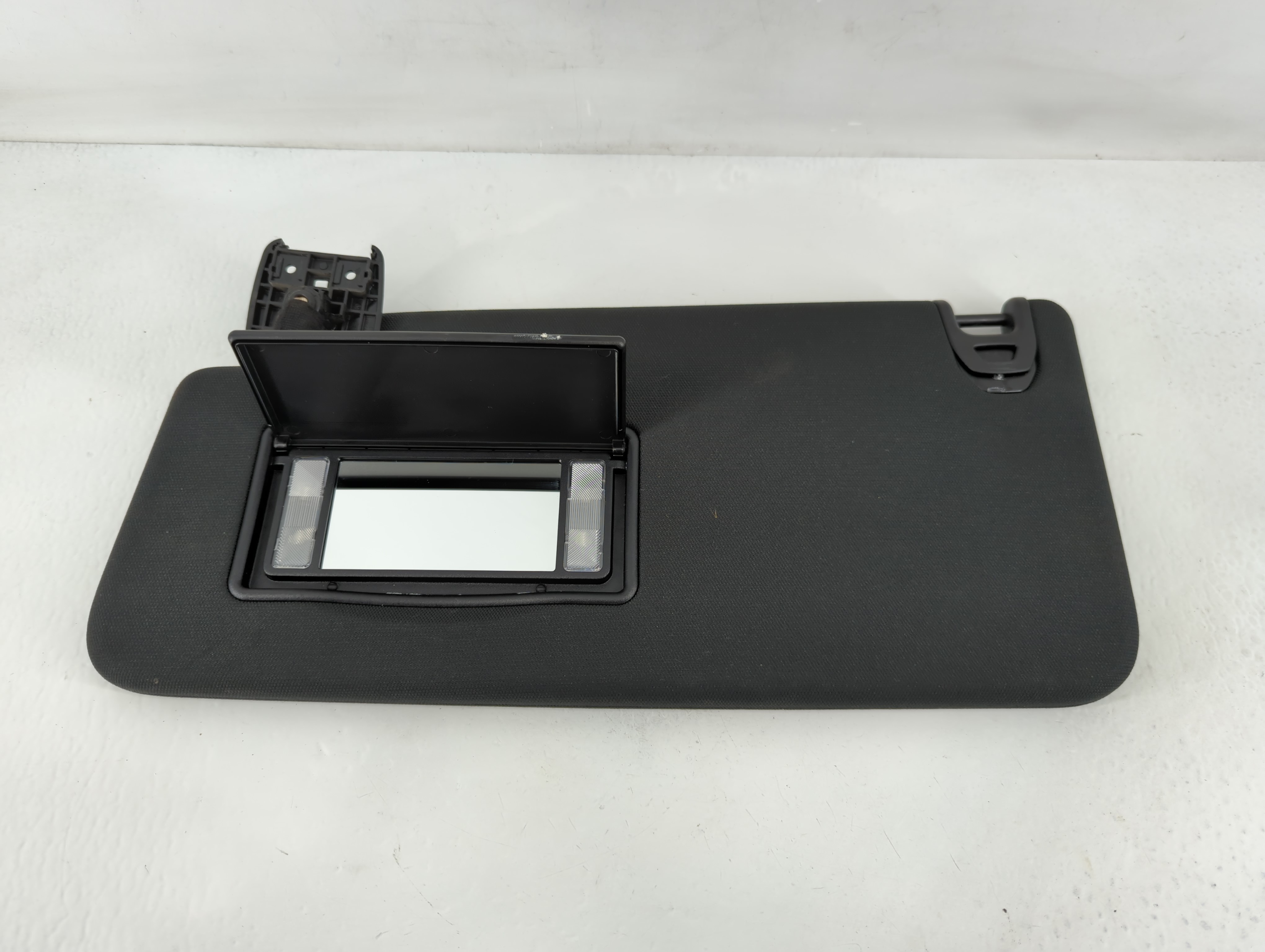 Picture of Dodge Ram 1500 Driver Sun Visor Mirror Left Sunvisor Black 826700