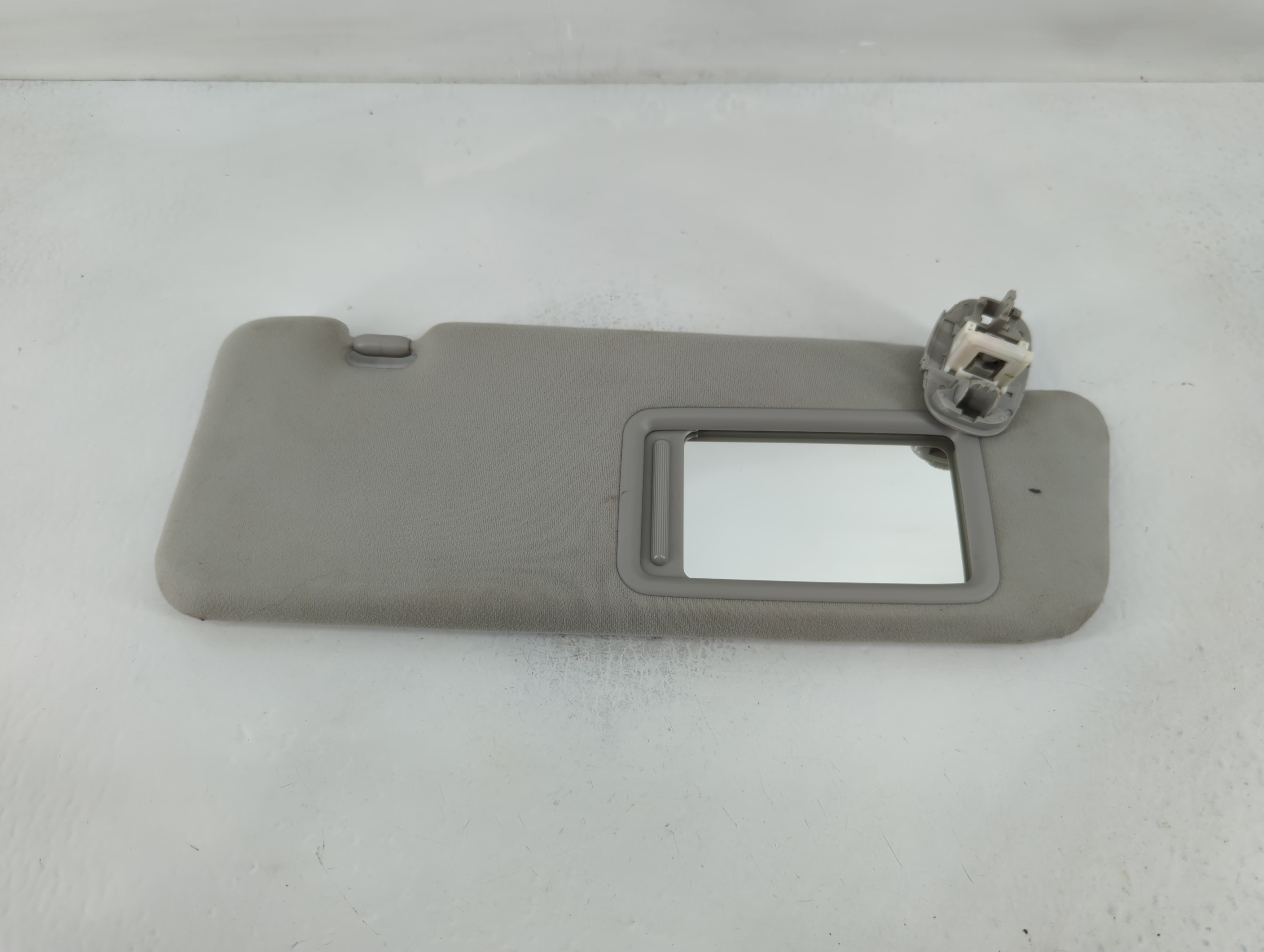 2010-2015 Toyota Prius Passenger Sun Visor Mirror Right Sunvisor Grey 826707 - Oemusedautoparts1.com