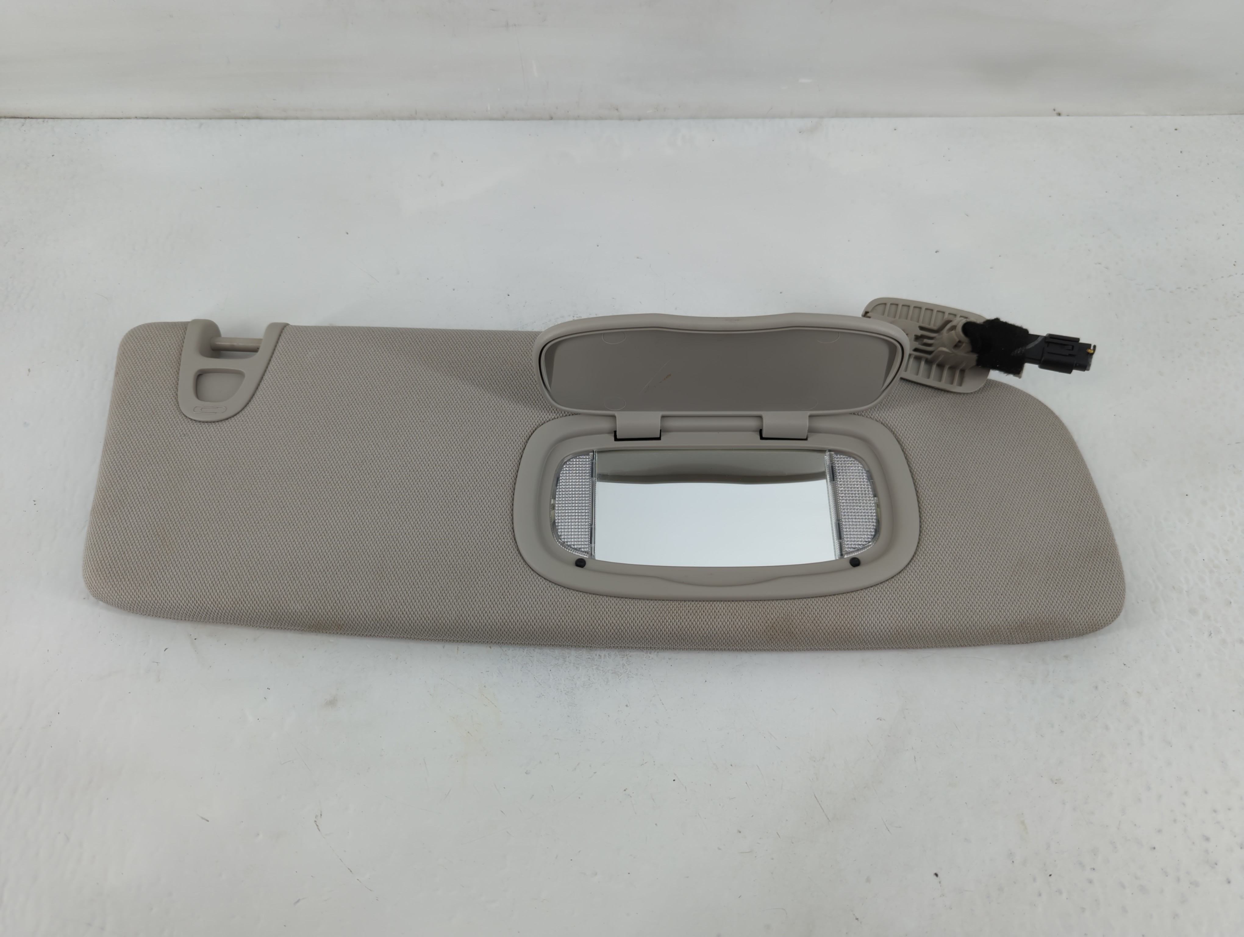 2020-2022 Chrysler Voyager Passenger Sun Visor Mirror Right Sunvisor 827362 - Oemusedautoparts1.com