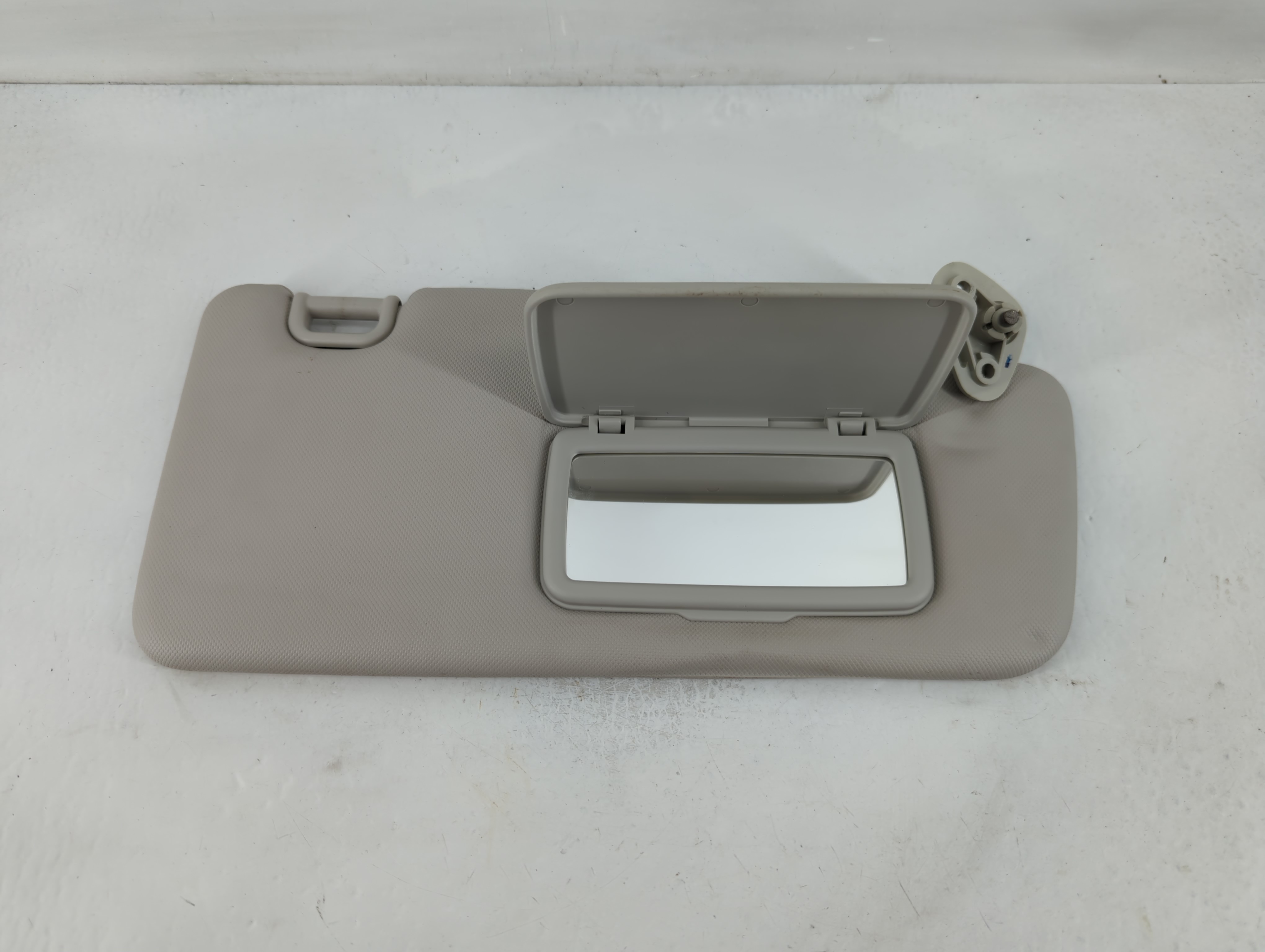 2012-2014 Subaru Impreza Passenger Sun Visor Mirror Right Sunvisor Beige 827364 - Oemusedautoparts1.com