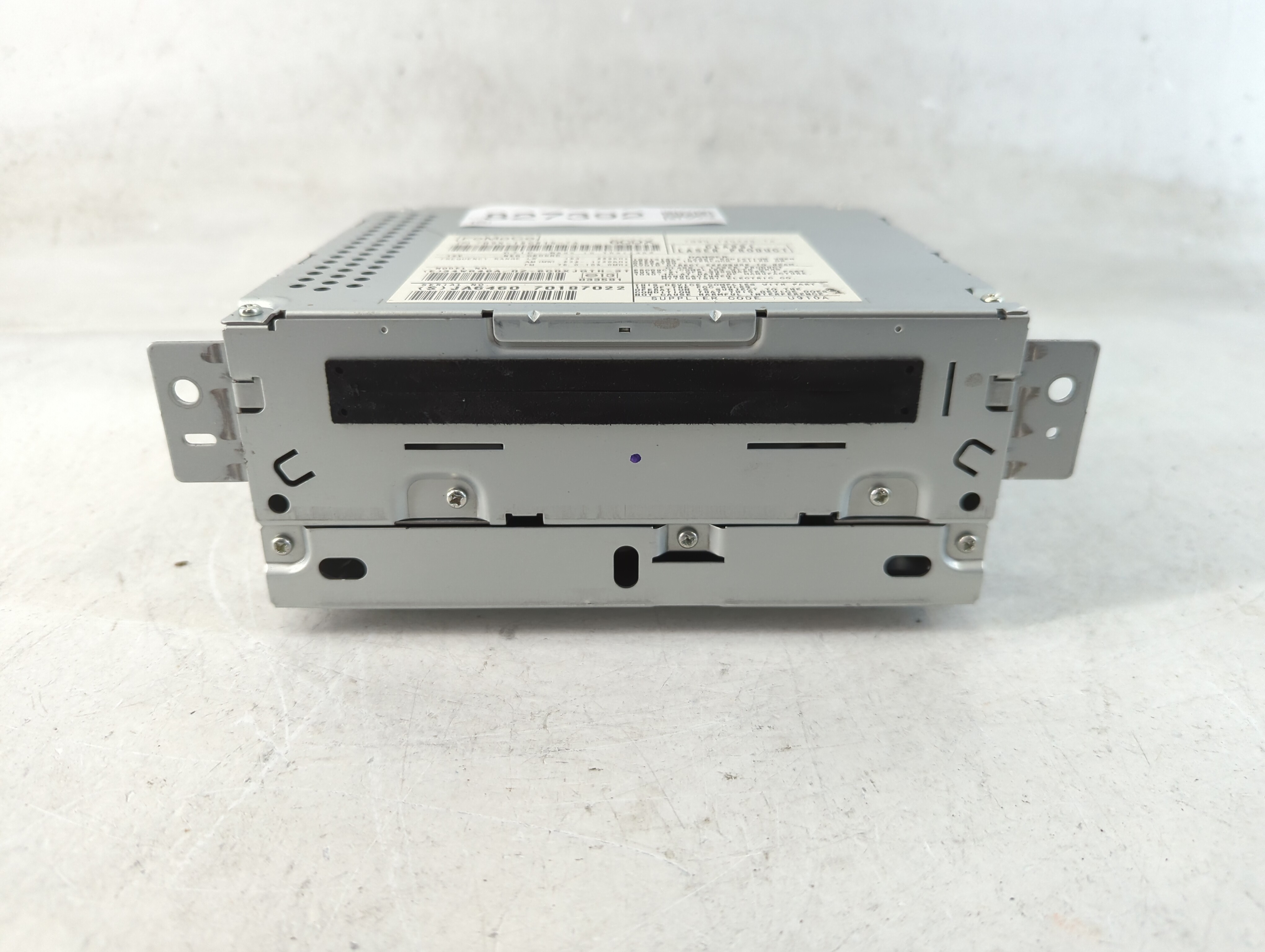 2008-2011 Land Rover Lr2 Am Fm Cd Player Radio Receiver 827392 - Oemusedautoparts1.com