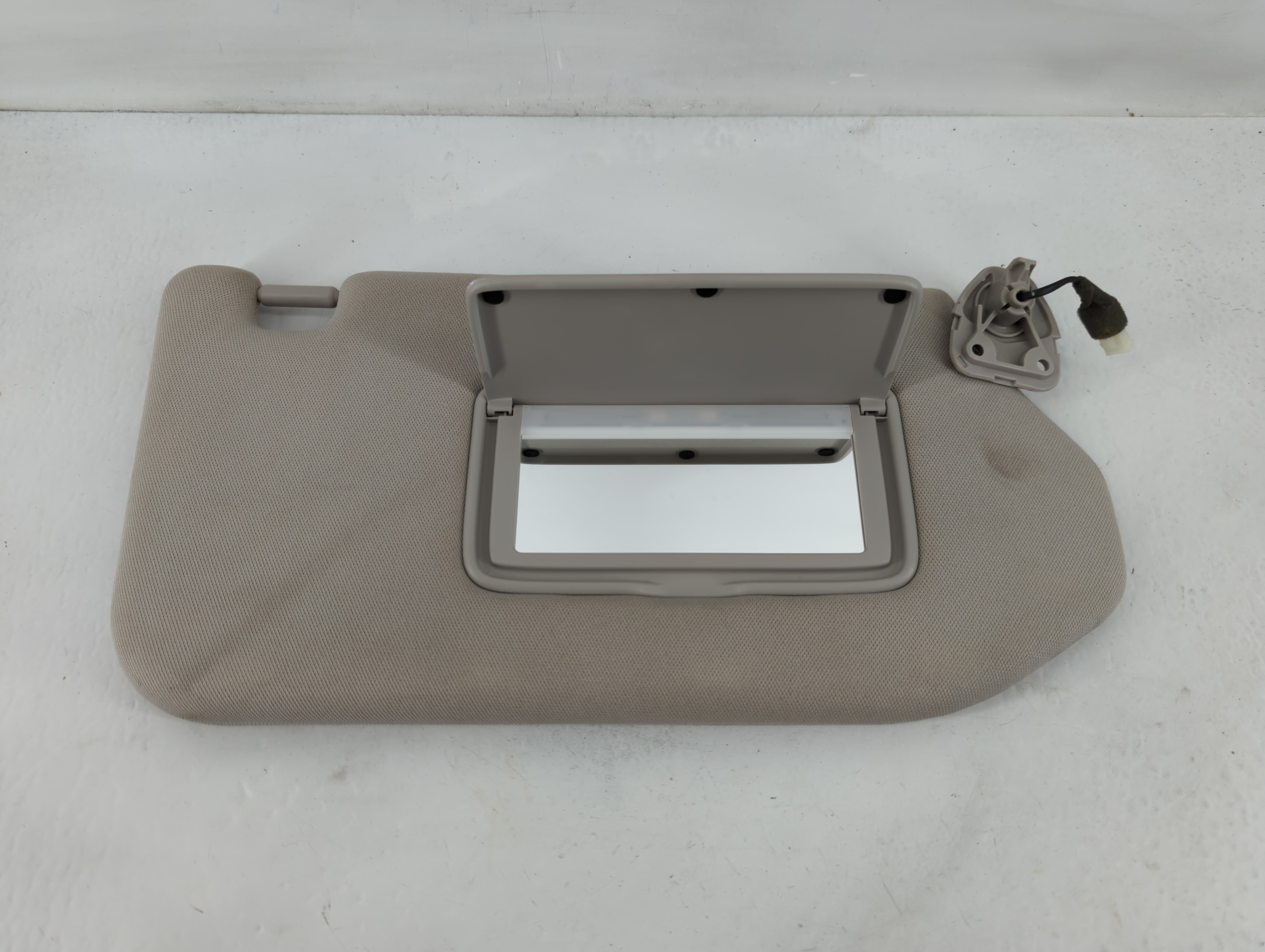 2019-2020 Nissan Pathfinder Passenger Sun Visor Mirror Right Sunvisor 827404 - Oemusedautoparts1.com