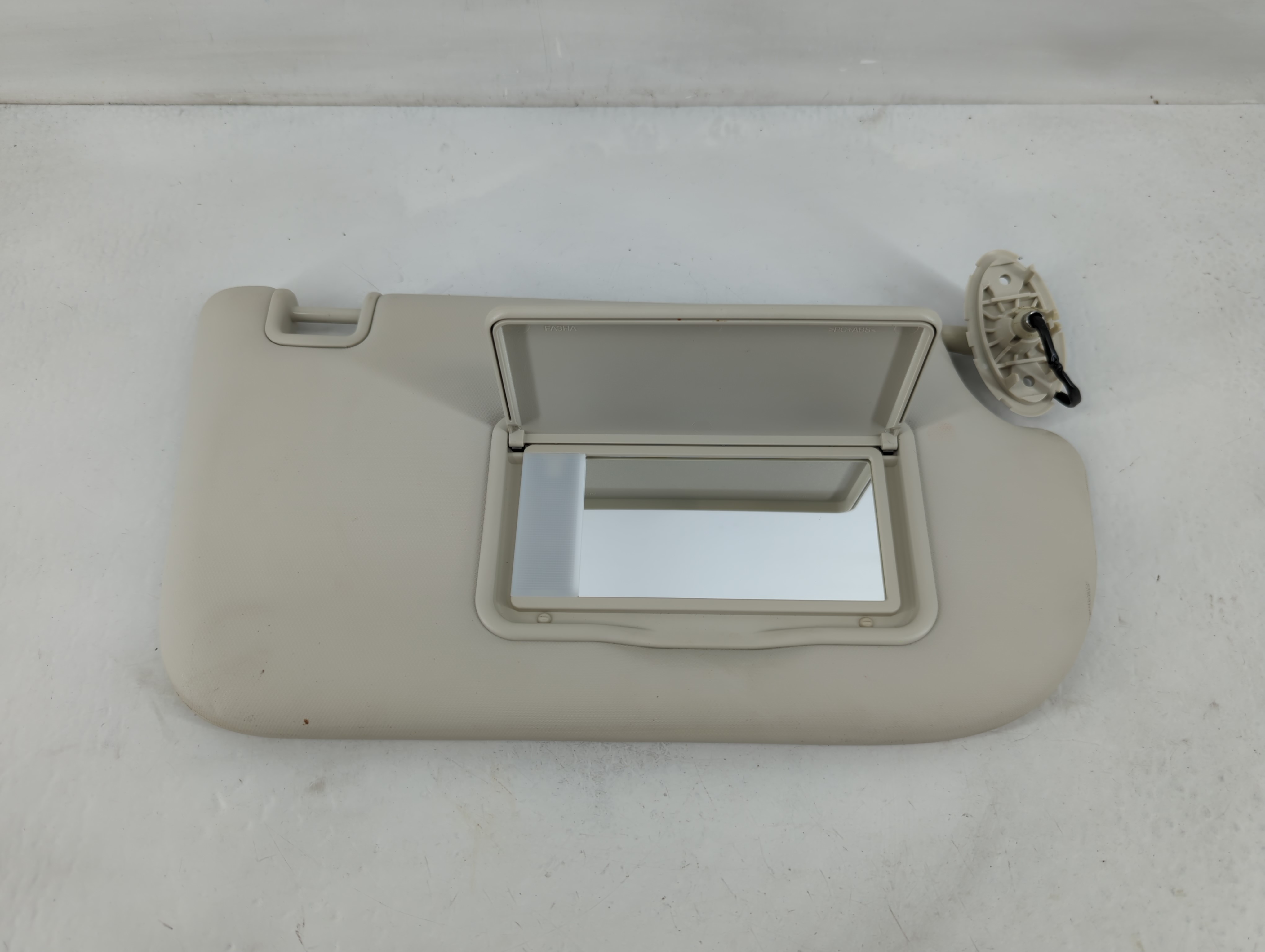 2013-2019 Ford Escape Passenger Sun Visor Mirror Right Sunvisor Ivory 827405 - Oemusedautoparts1.com