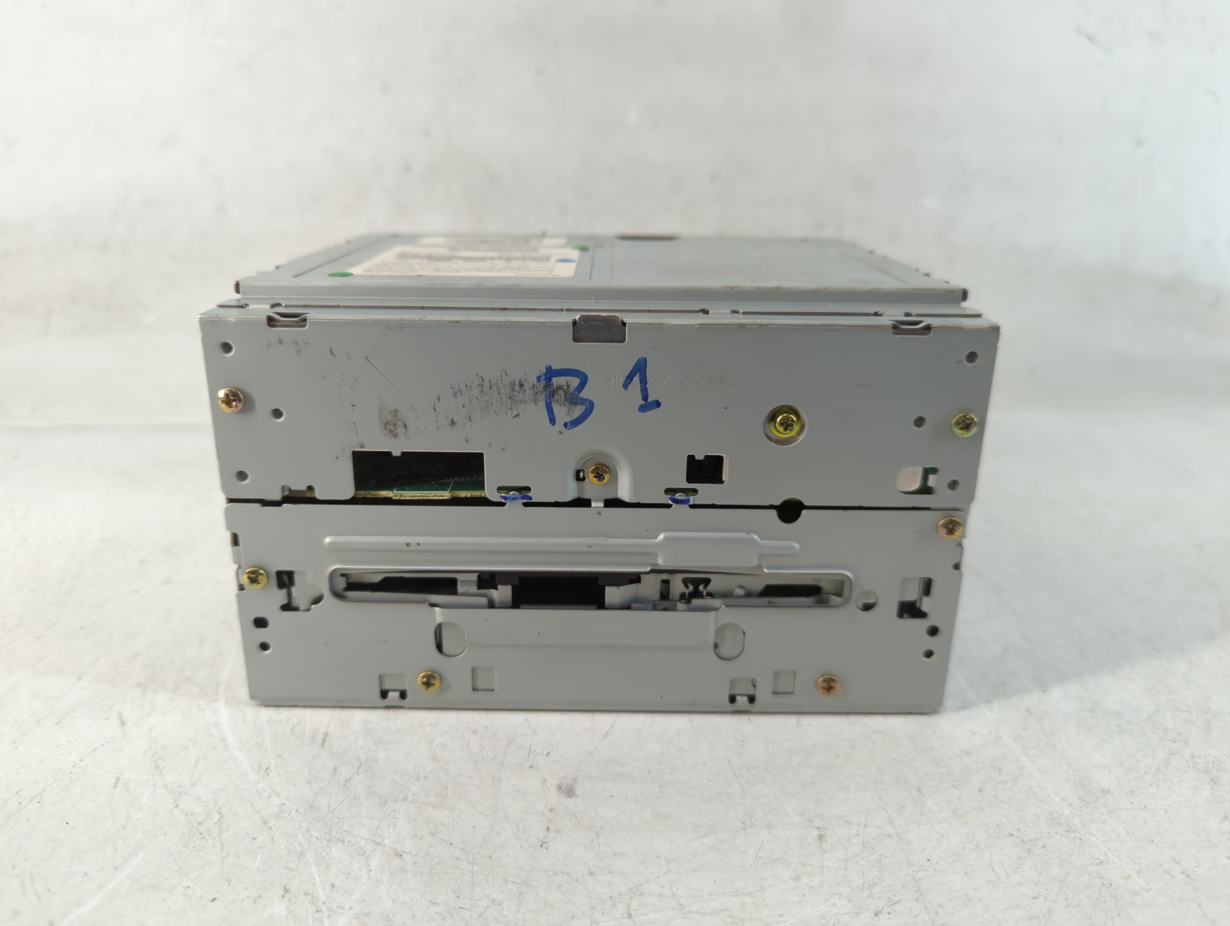 2006-2006 Nissan Armada Am Fm Cd Player Radio Receiver 827442 - Oemusedautoparts1.com