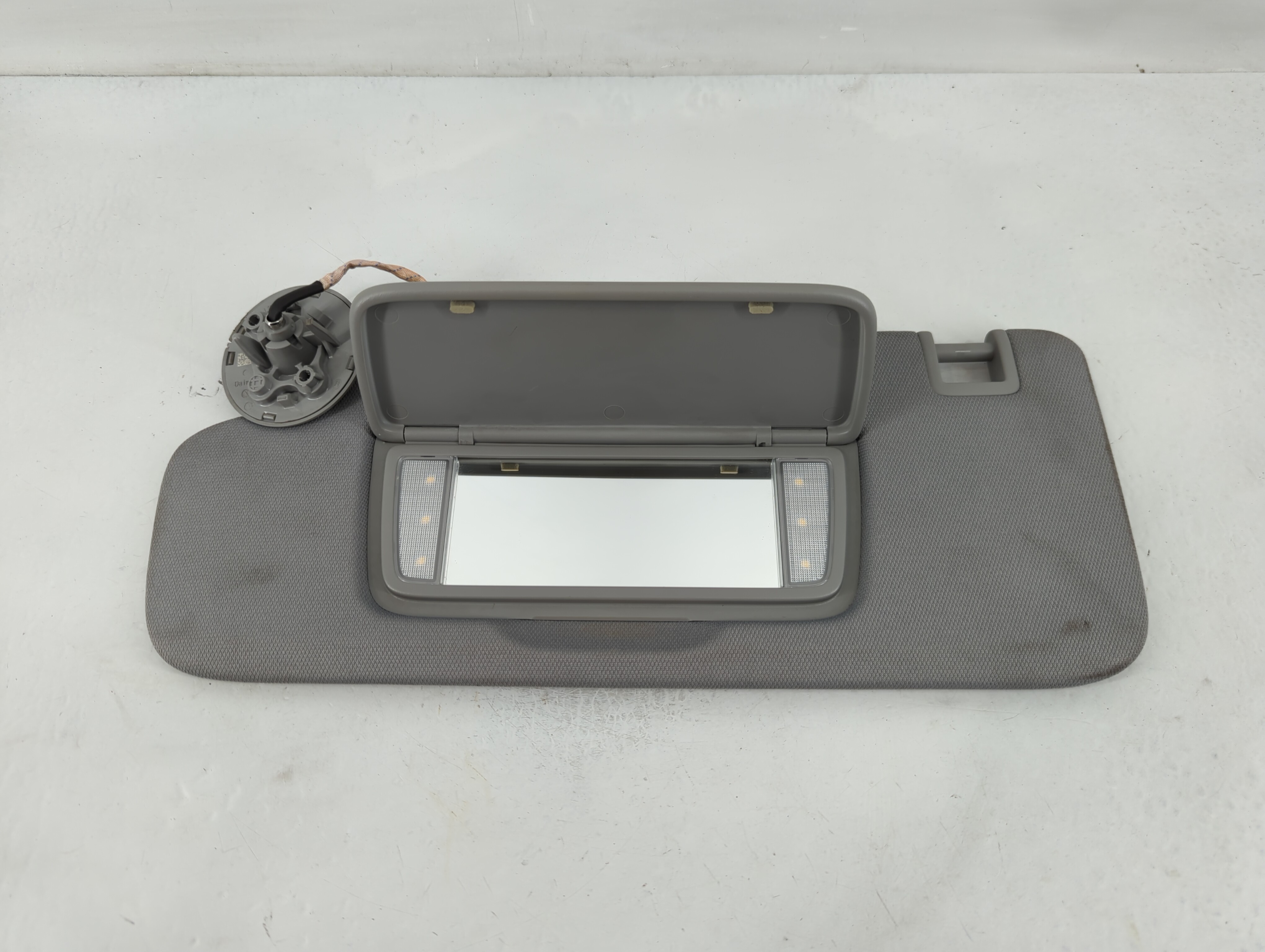 Gmc Terrain Driver Sun Visor Mirror Left Sunvisor Grey 827472 - Oemusedautoparts1.com