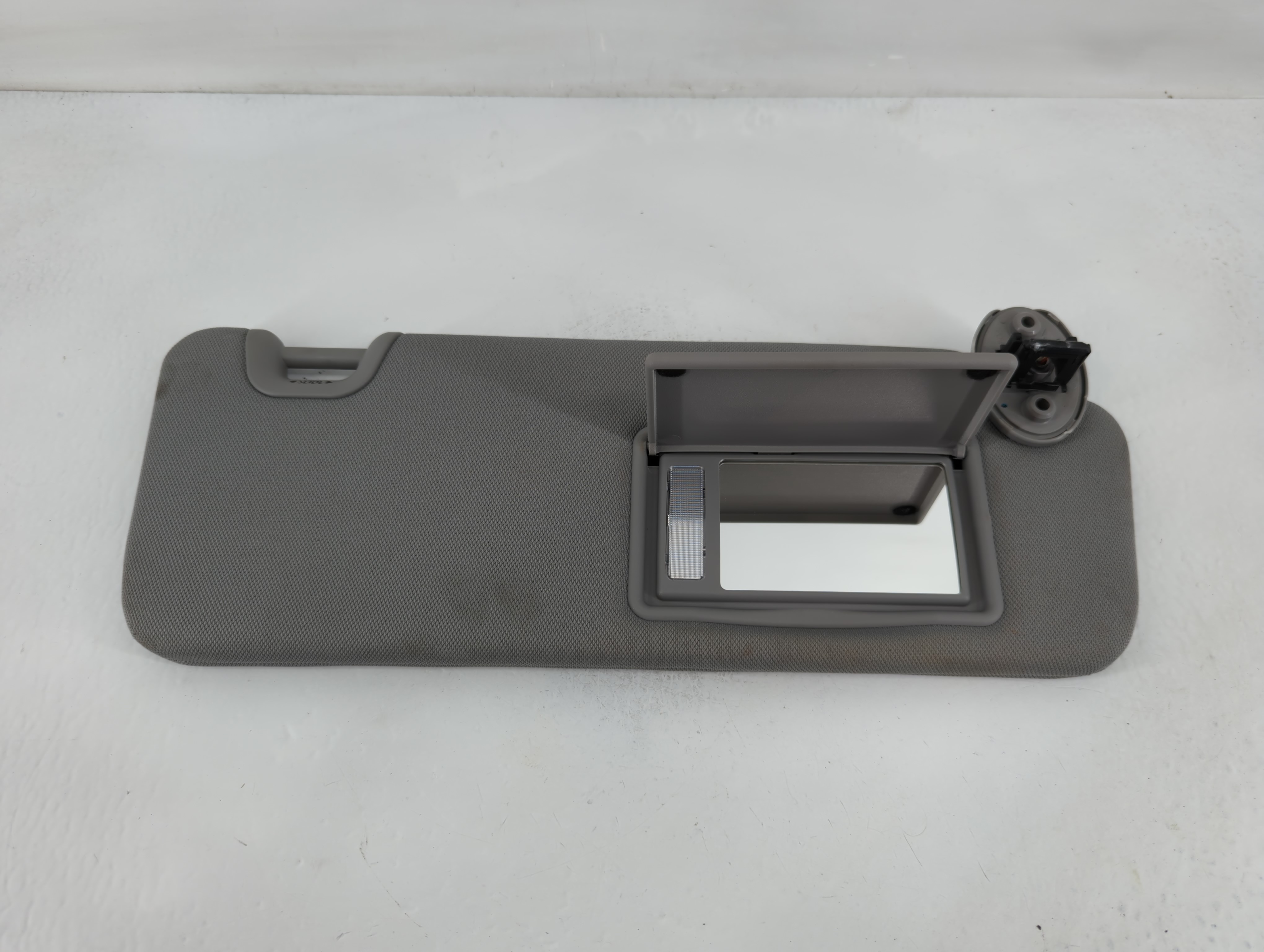 Picture of 2014-2019 Toyota Highlander Passenger Sun Visor Mirror Right Sunvisor 827482