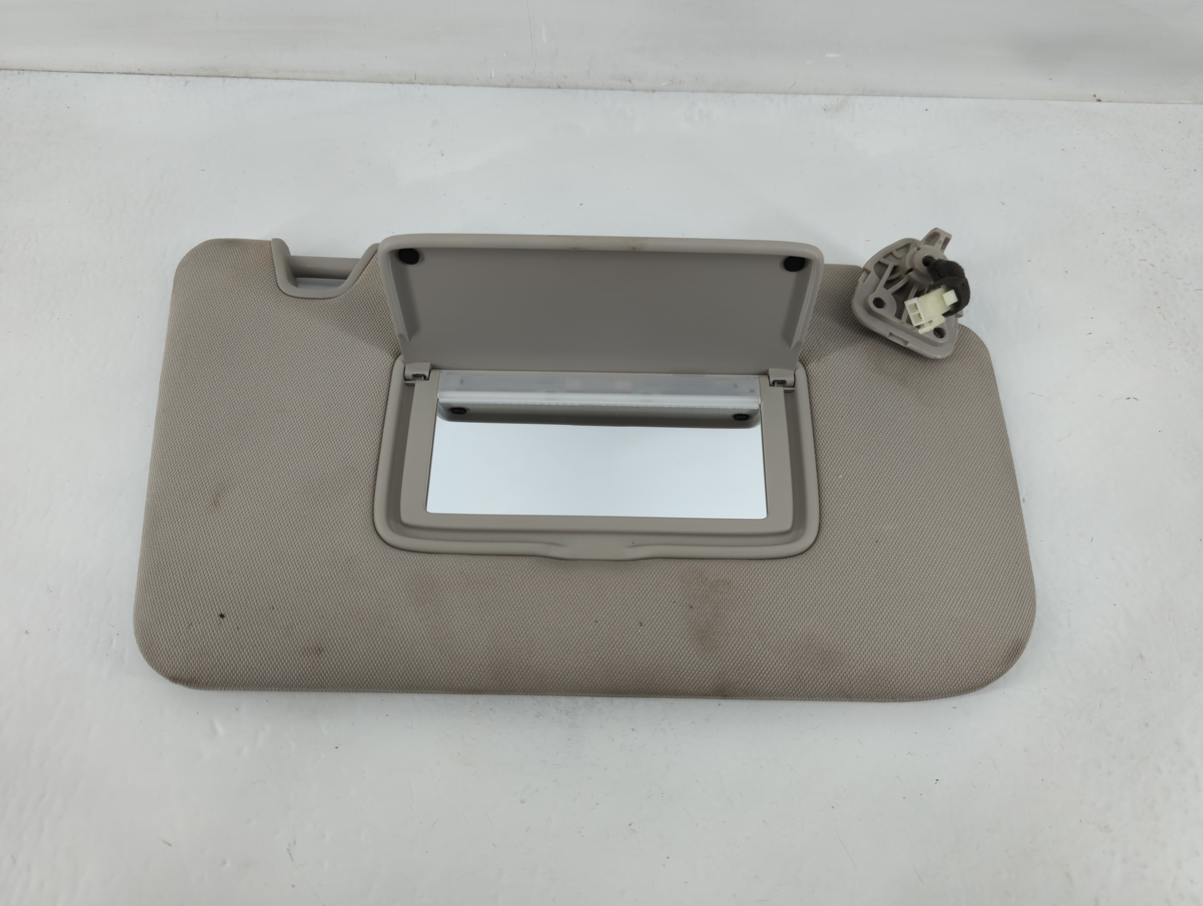 Picture of 2014-2017 Nissan Rogue Passenger Sun Visor Mirror Right Sunvisor Beige 827548