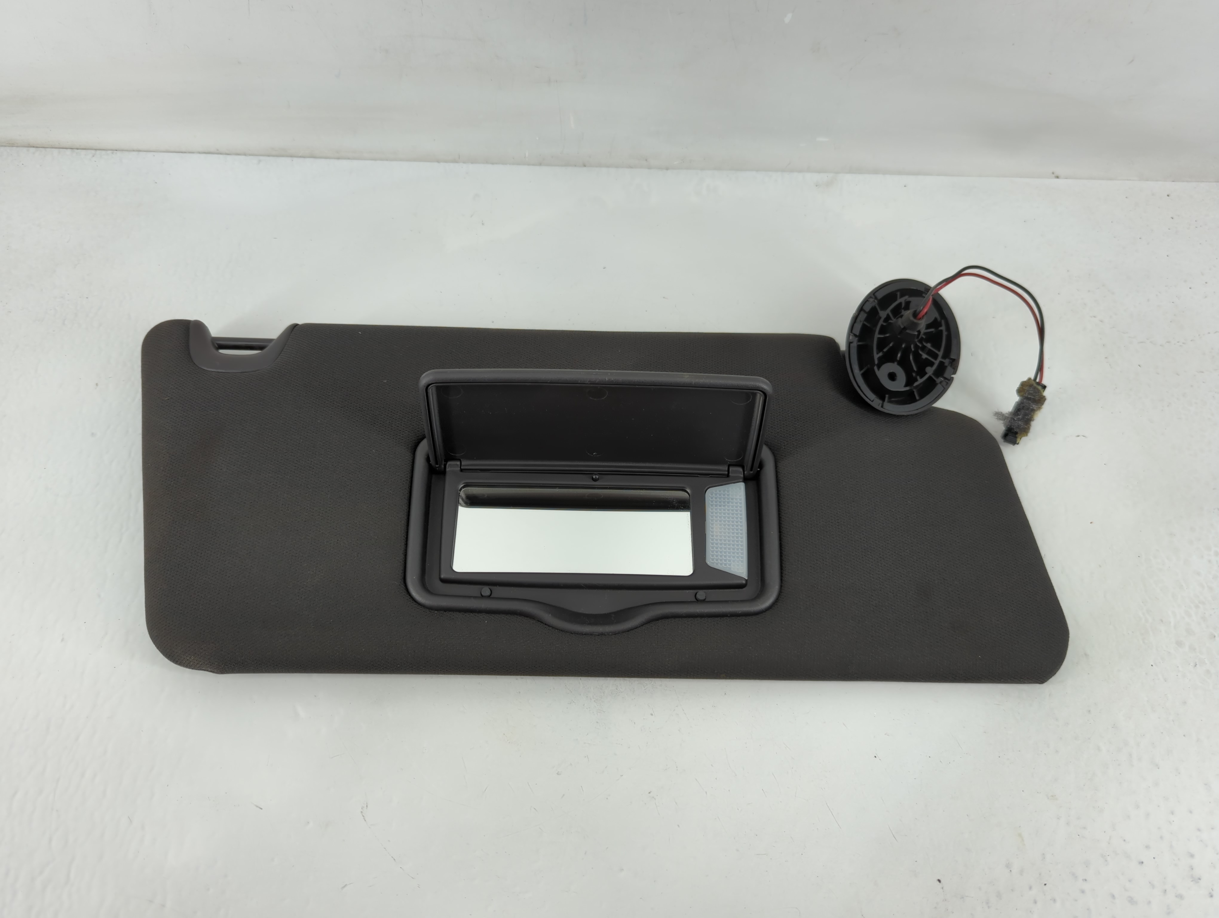 2011-2015 Ford Explorer Passenger Sun Visor Mirror Right Sunvisor Black 827557 - Oemusedautoparts1.com