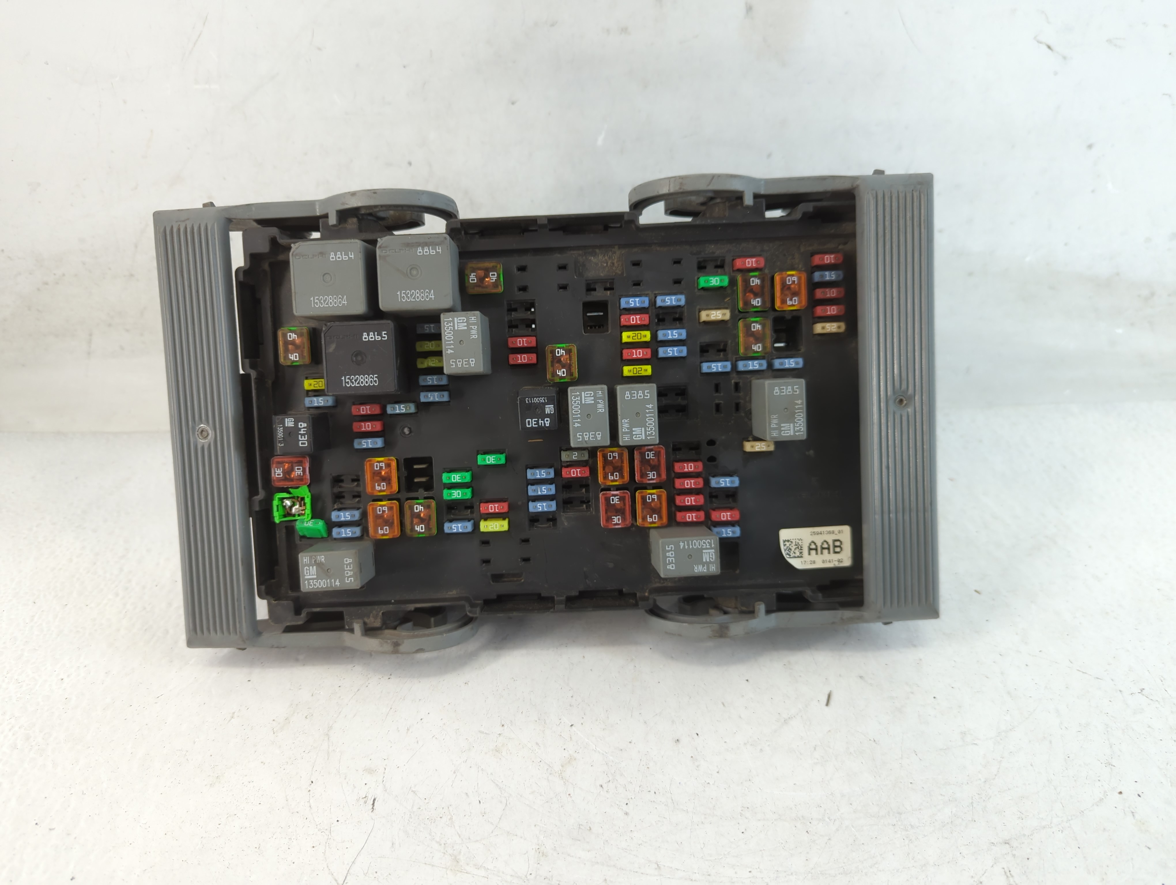 Picture of 2010-2014 Cadillac Escalade Fusebox Fuse Box Relay Module 25941368-01 827564