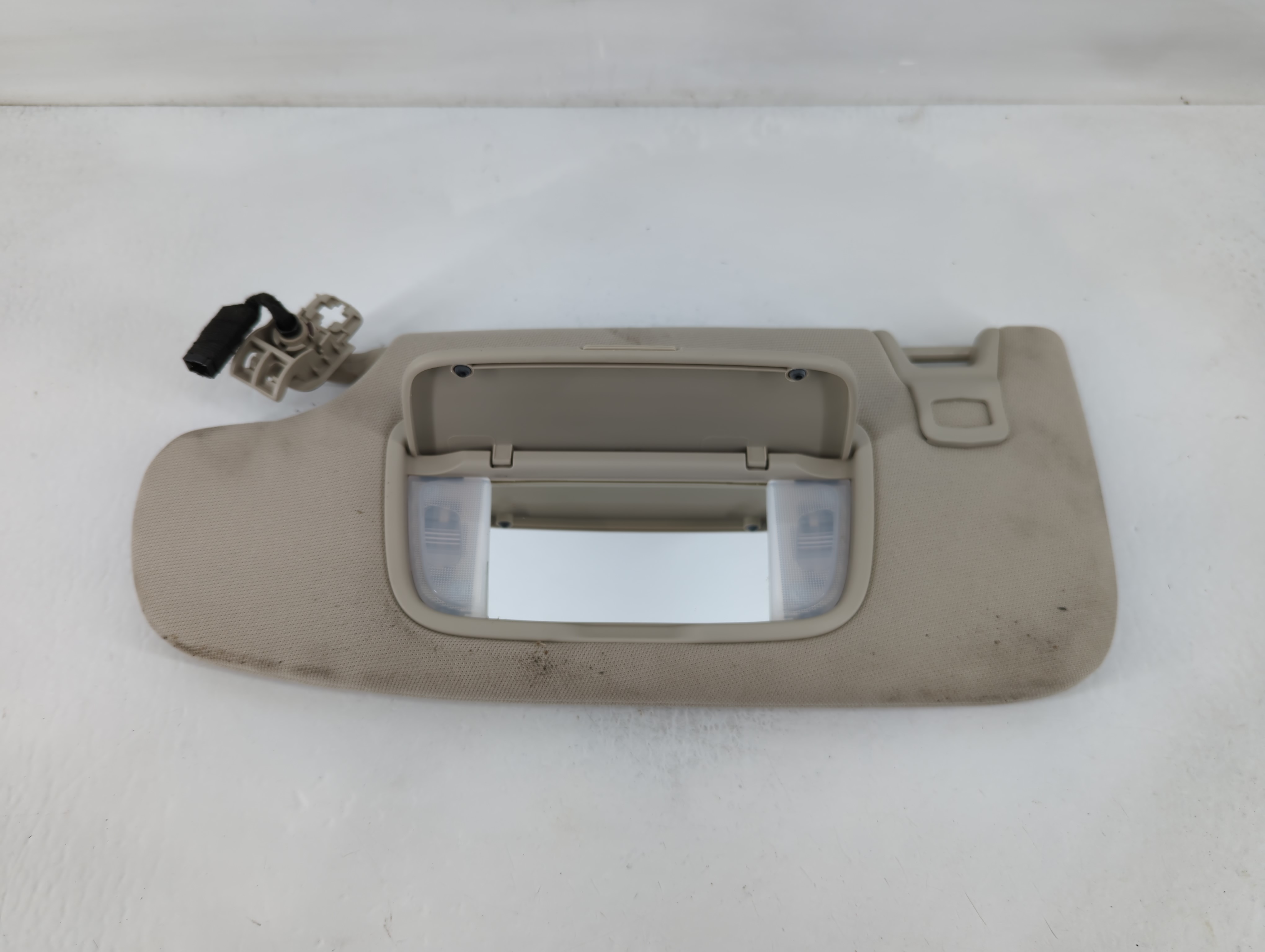 2017-2020 Ford Fusion Driver Sun Visor Mirror Left Sunvisor Grey 827947 - Oemusedautoparts1.com