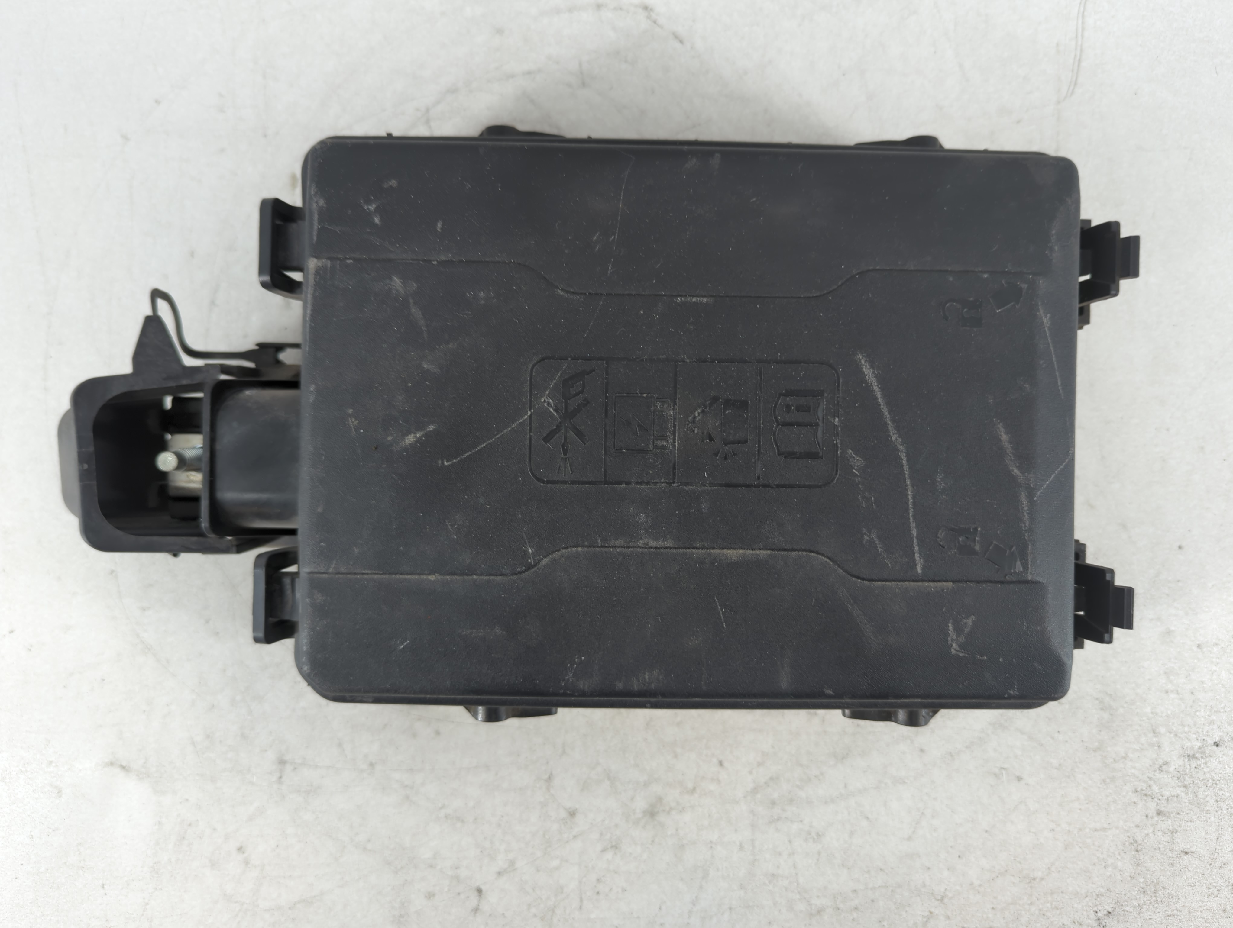 2016-2016 Gmc Sierra 1500 Fusebox Fuse Box Relay Module 23285566-01 827951 - Oemusedautoparts1.com