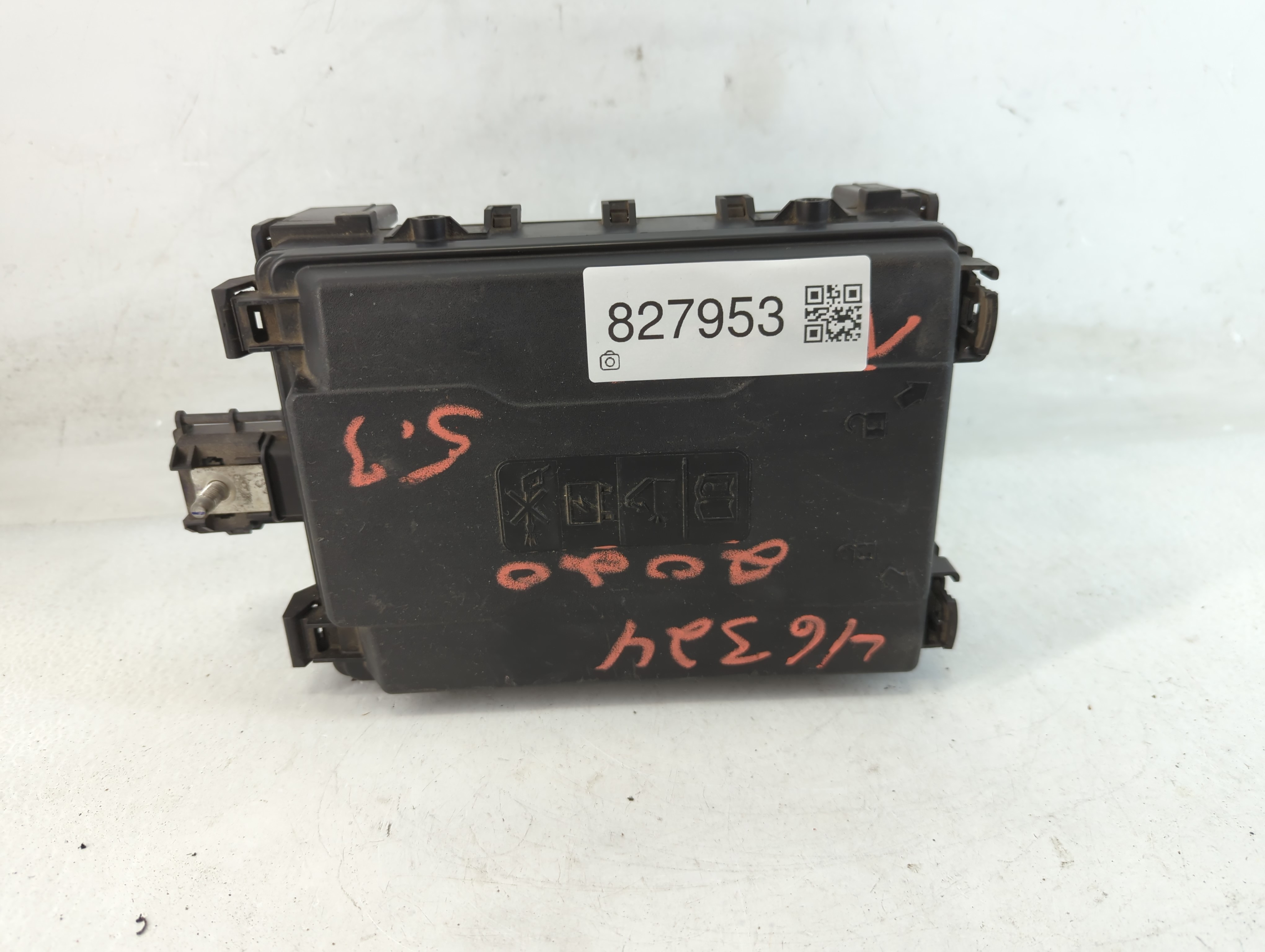 2015-2020 Cadillac Escalade Fusebox Fuse Box Relay Module 84114437 827953 - Oemusedautoparts1.com