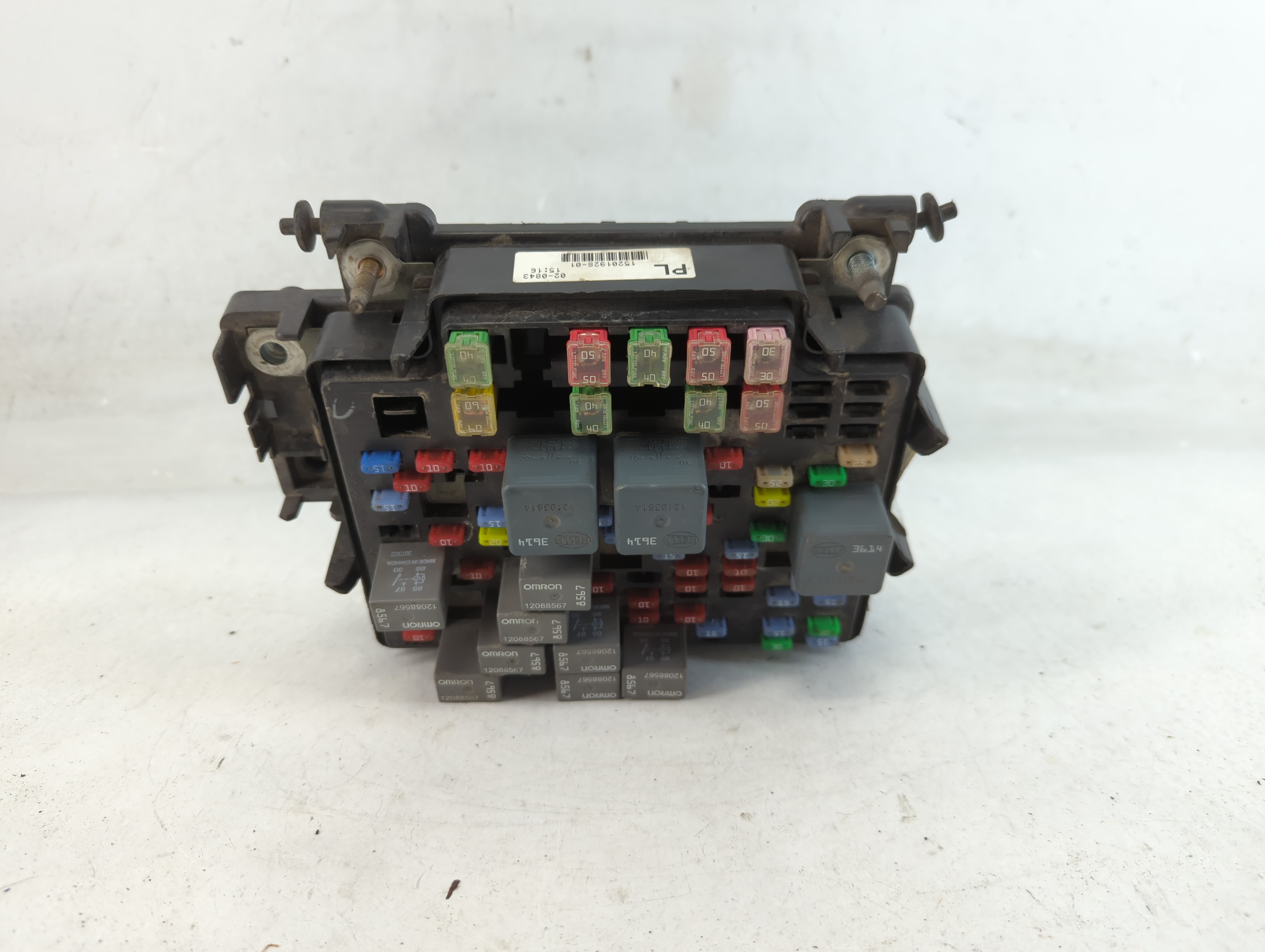 2003-2006 Chevrolet Suburban 1500 Fusebox Fuse Box Relay Module 15201928 827955 - Oemusedautoparts1.com