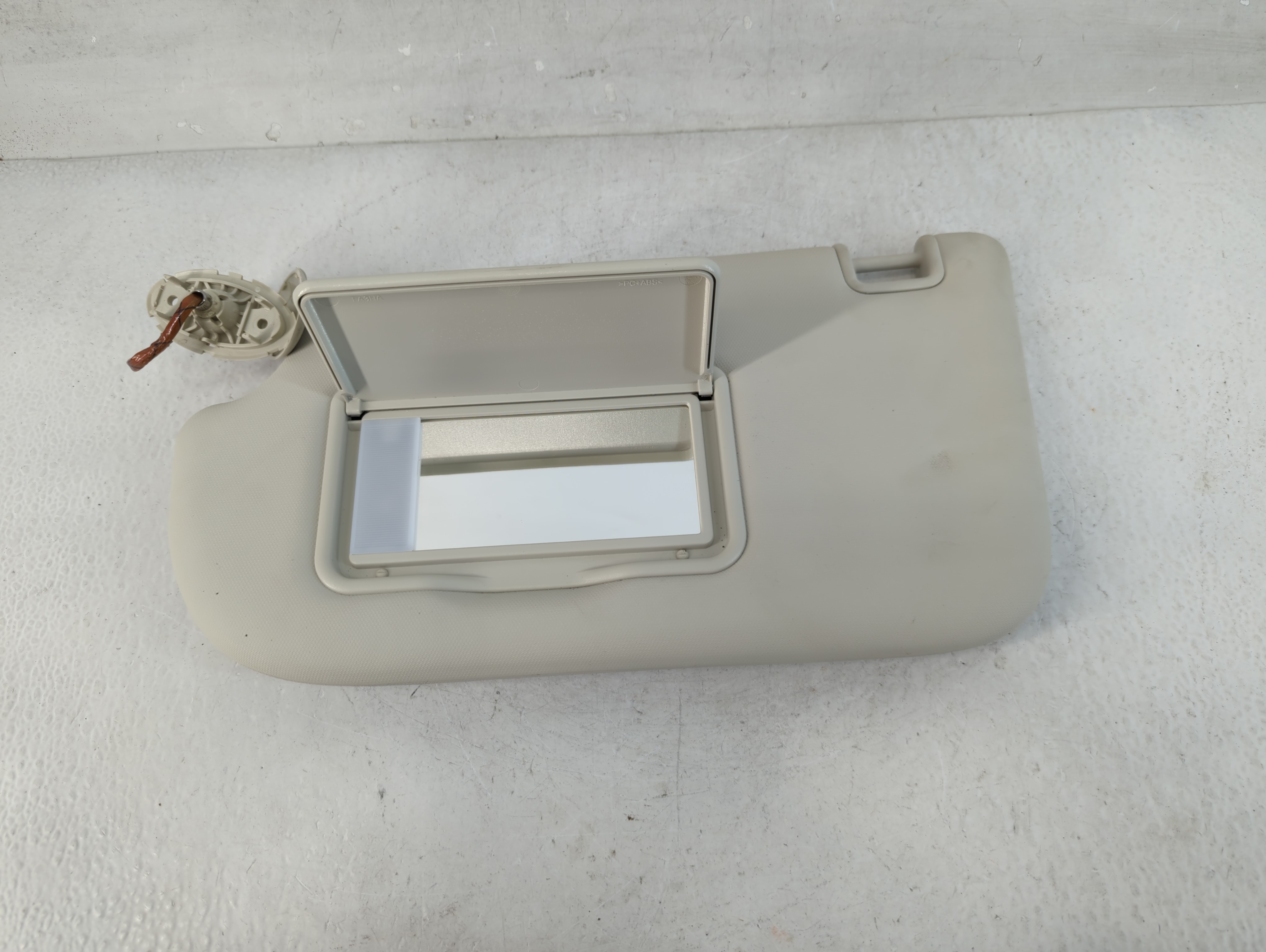 2013-2019 Ford Escape Driver Sun Visor Mirror Left Sunvisor Ivory 827999 - Oemusedautoparts1.com
