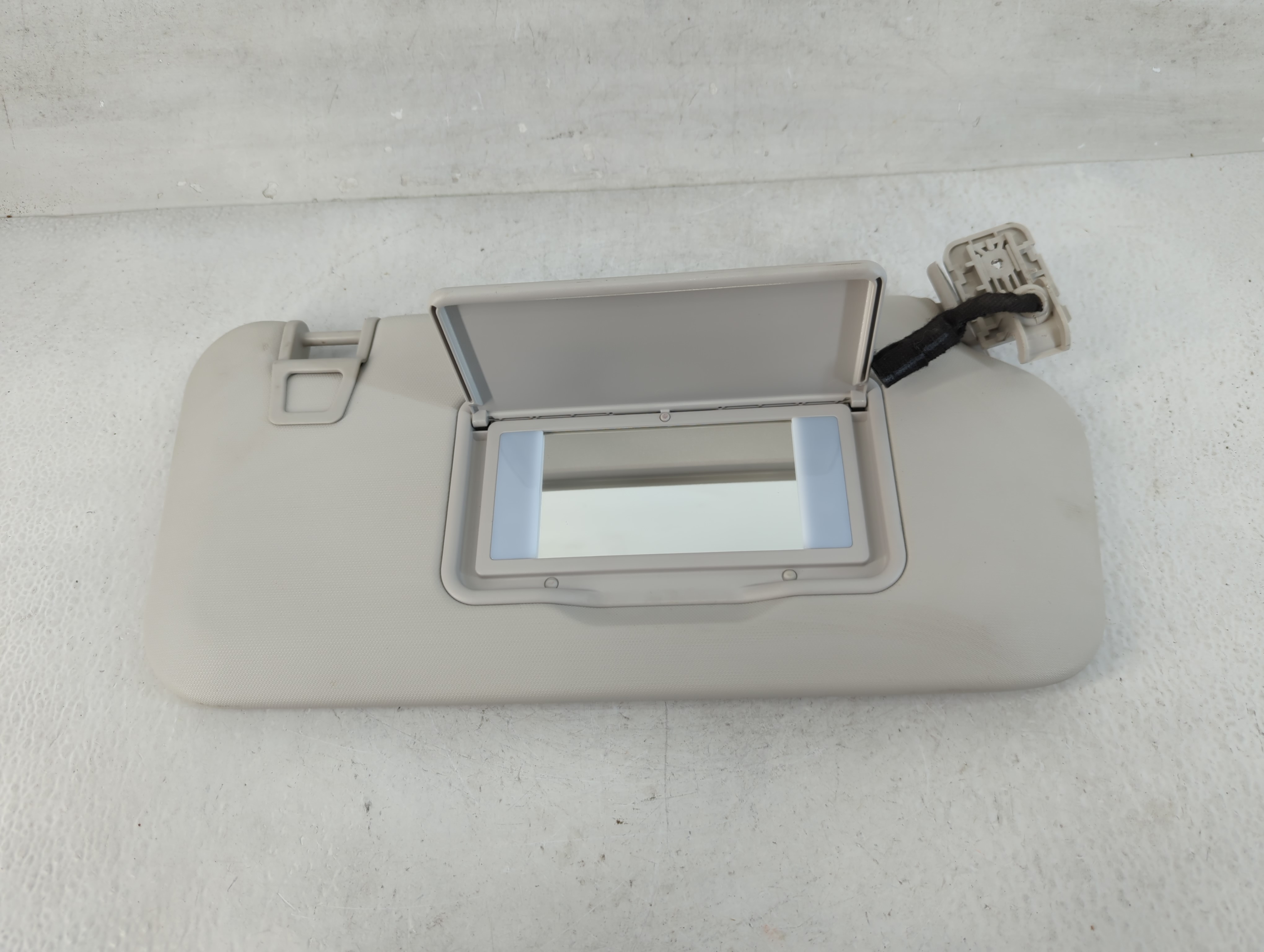 2020-2020 Lincoln Corsair Passenger Sun Visor Mirror Right Sunvisor 828013 - Oemusedautoparts1.com
