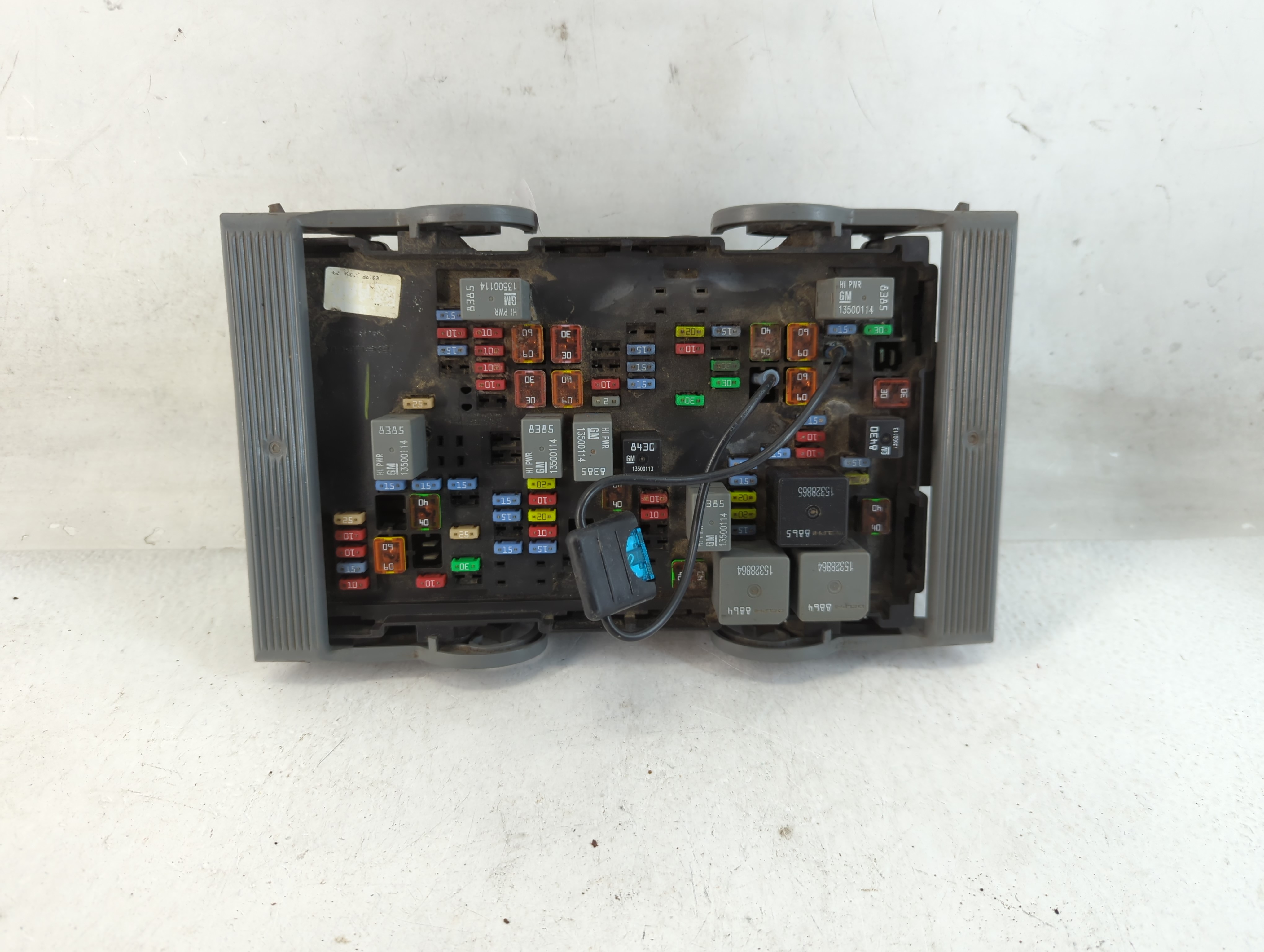 Picture of 2009-2013 Chevrolet Tahoe Fusebox Fuse Box Relay Module 828185