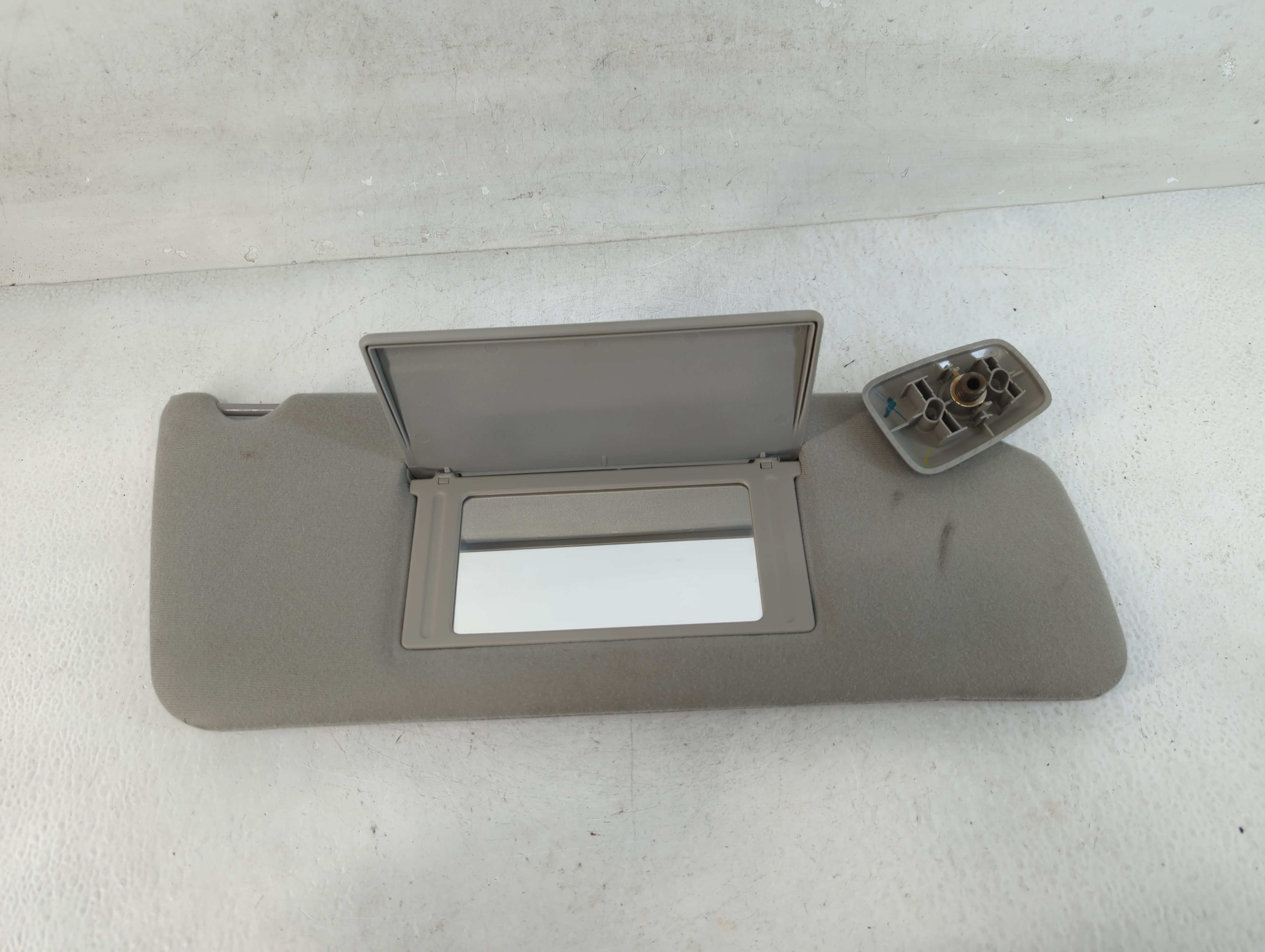 2004-2008 Ford F-150 Passenger Sun Visor Mirror Right Sunvisor Grey 828242 - Oemusedautoparts1.com