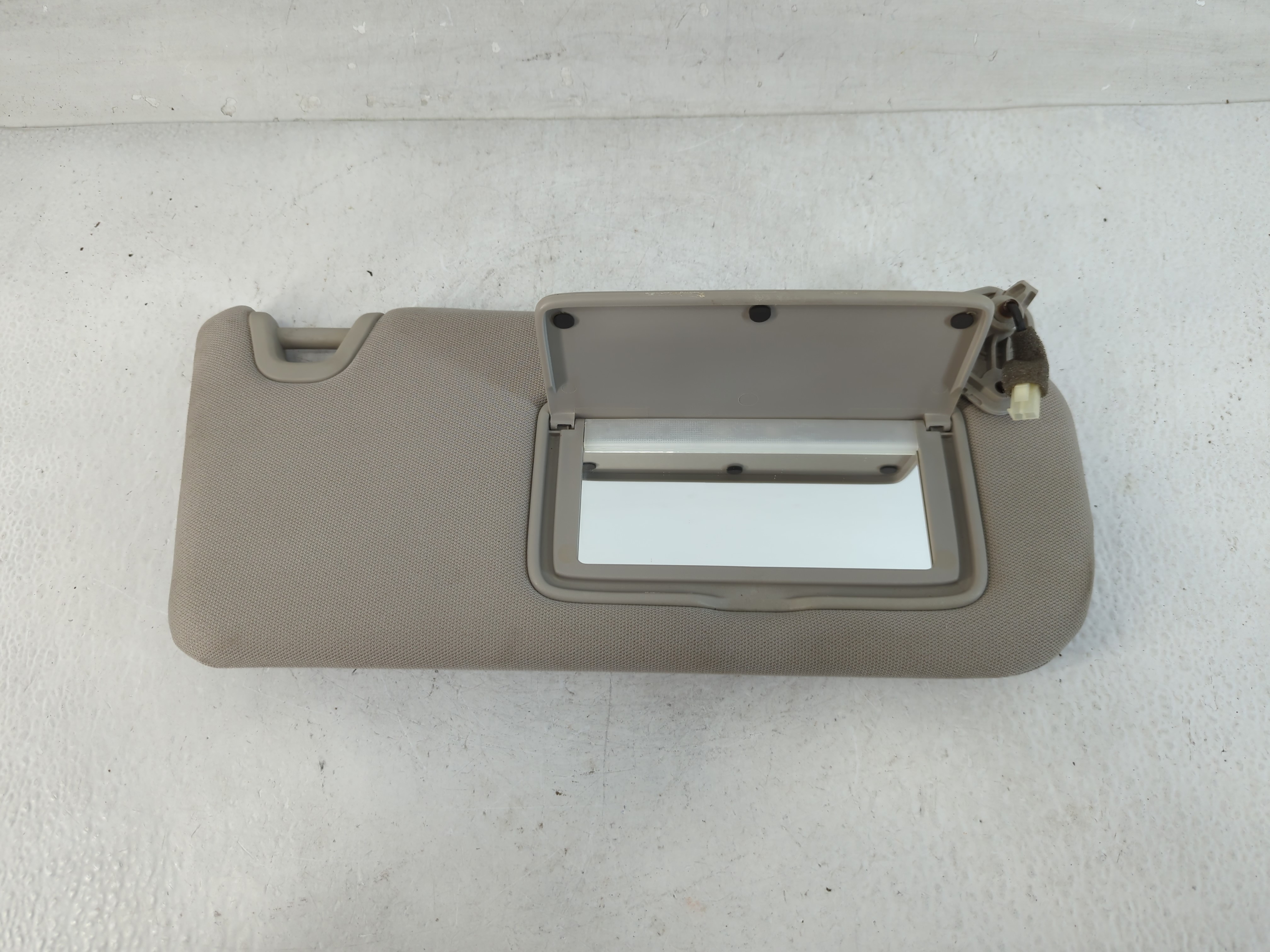 2019-2020 Nissan Altima Passenger Sun Visor Mirror Right Sunvisor Beige 828248 - Oemusedautoparts1.com
