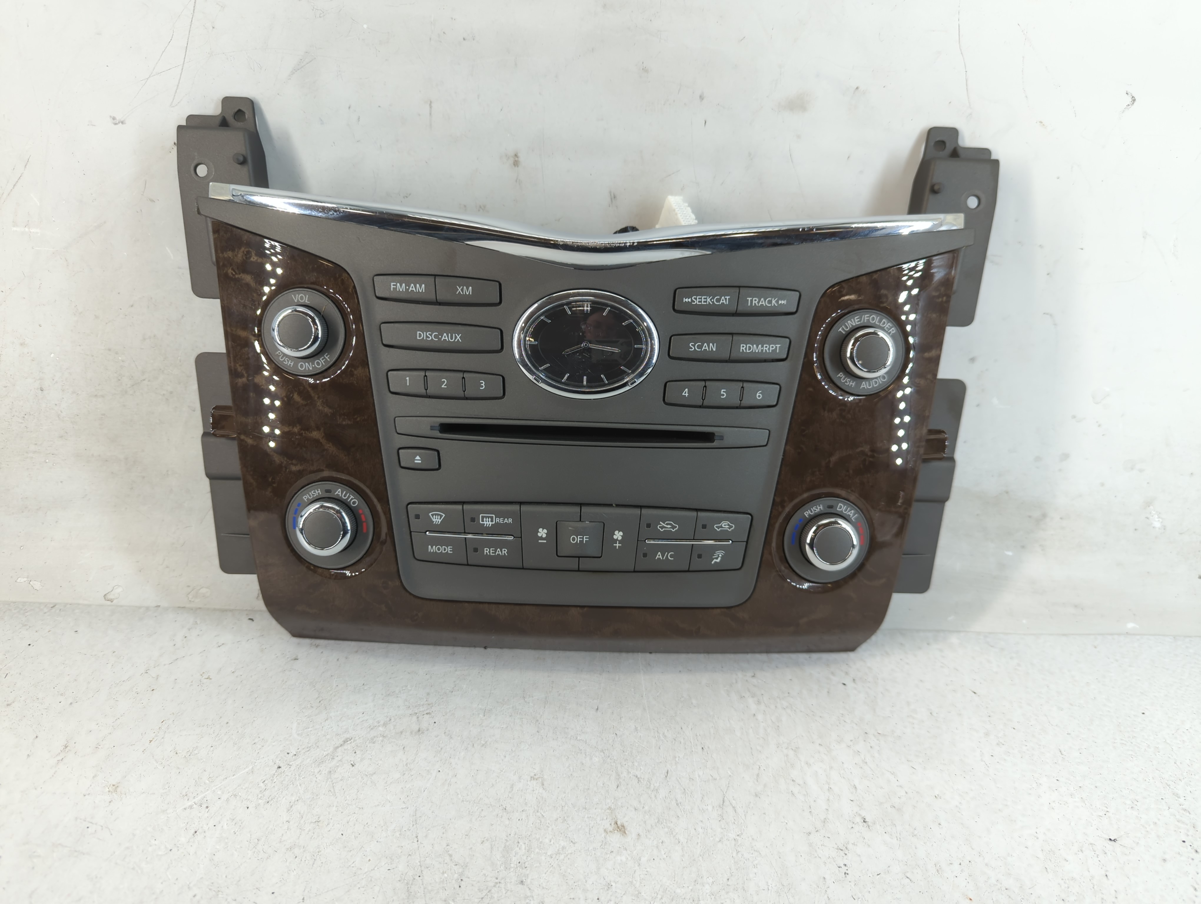 2014-2017 Infiniti Qx80 Am Fm Cd Player Radio Receiver 828294 - Oemusedautoparts1.com