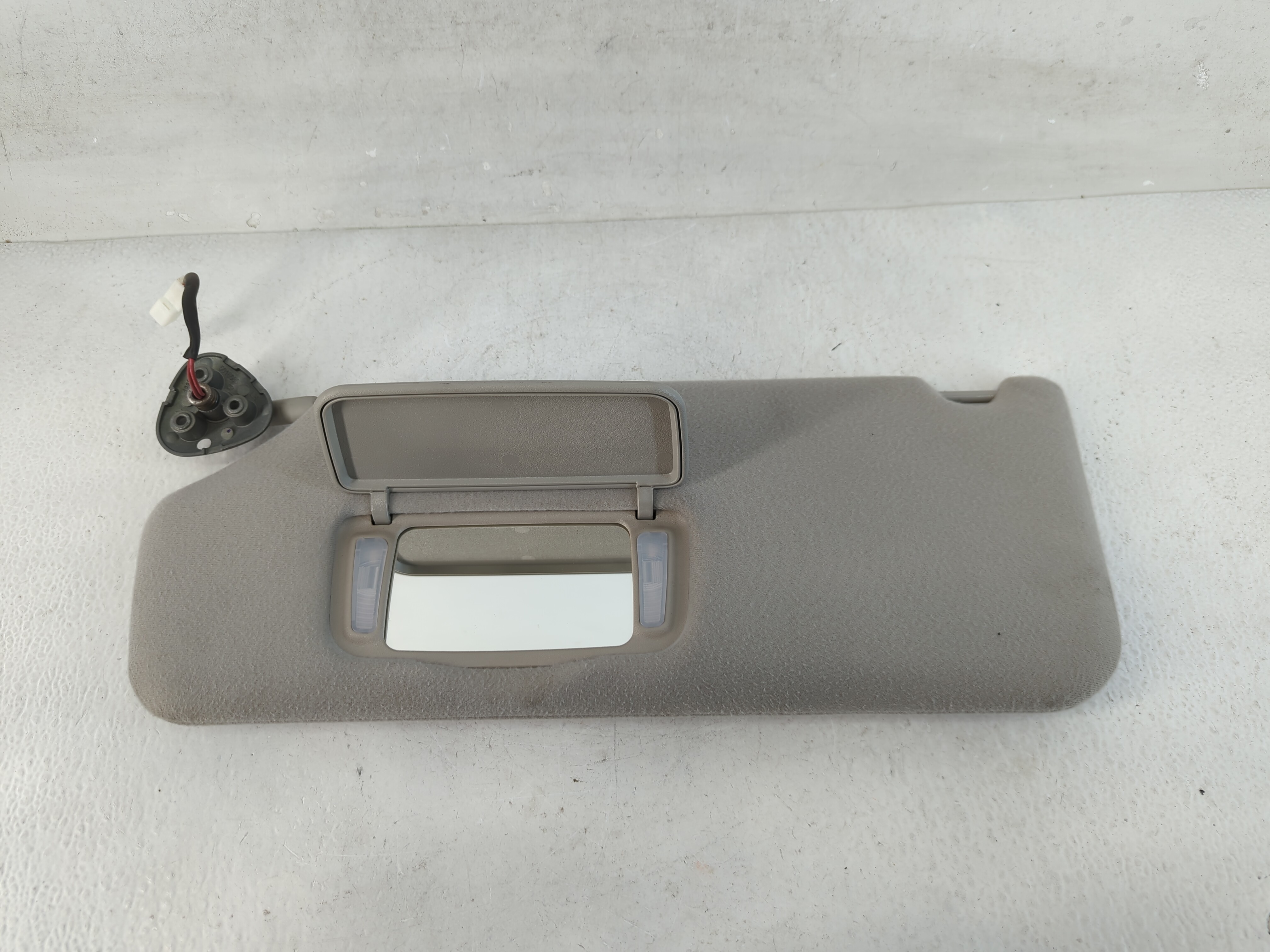2011-2014 Toyota Sienna Driver Sun Visor Mirror Left Sunvisor Grey 828295 - Oemusedautoparts1.com