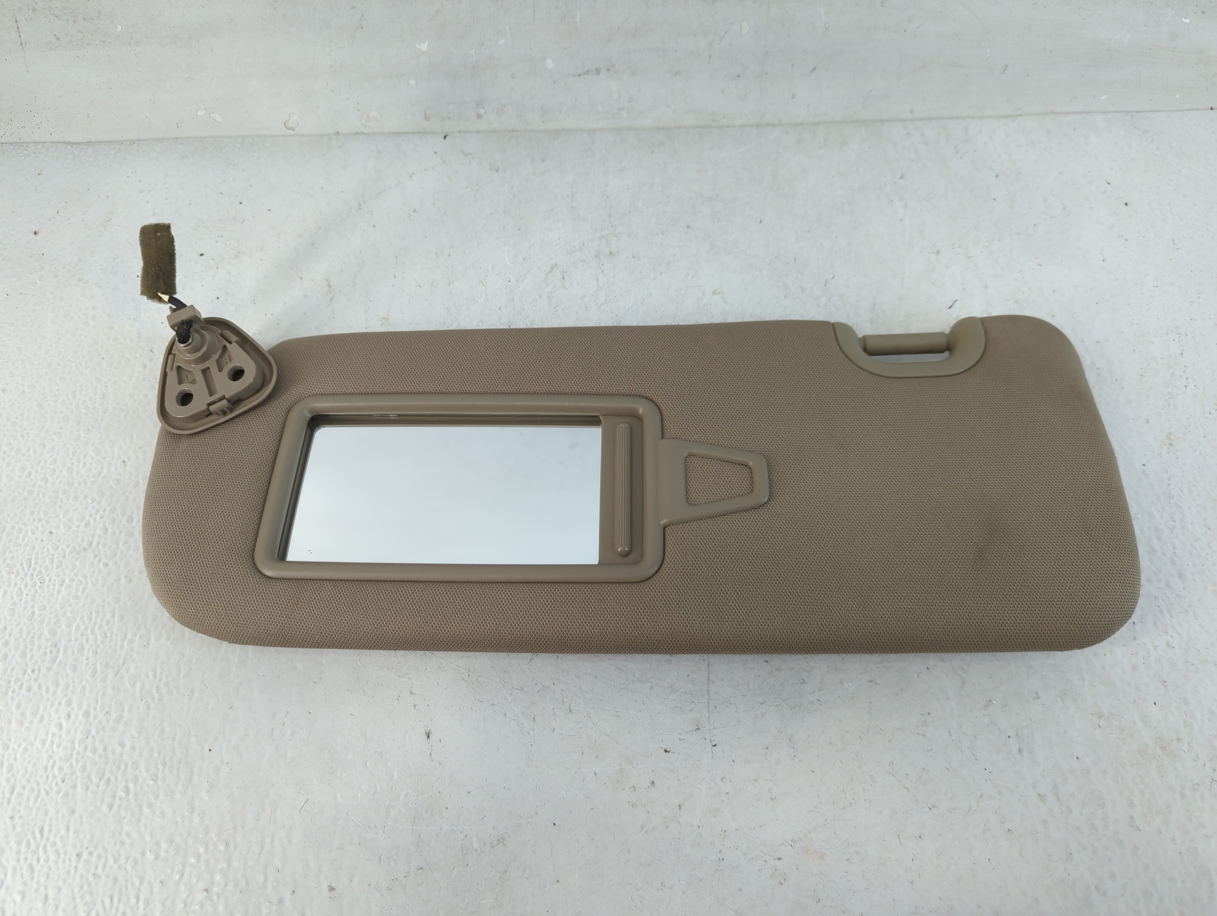 2013-2019 Hyundai Santa Fe Driver Sun Visor Mirror Left Sunvisor Tan 828302 - Oemusedautoparts1.com