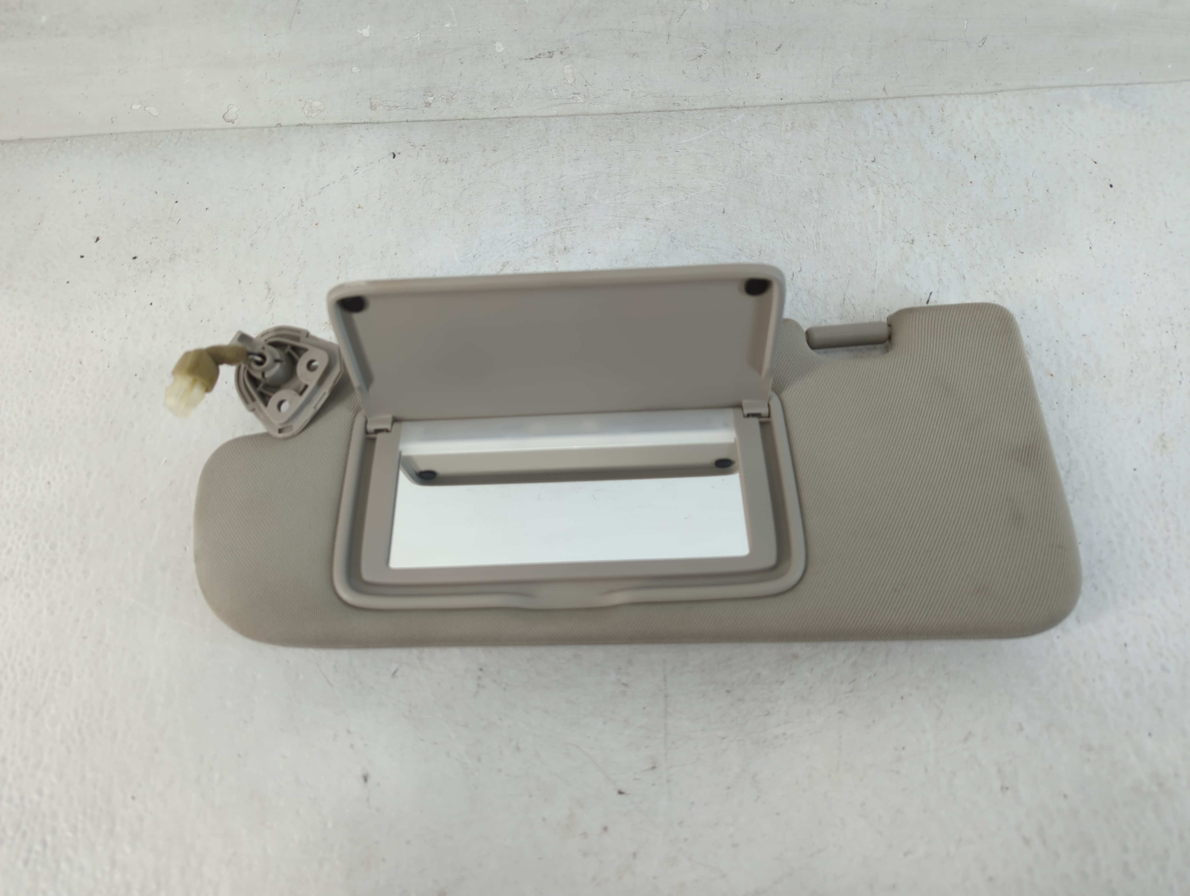 Picture of 2014-2020 Infiniti Q50 Driver Sun Visor Mirror Left Sunvisor Grey 828306