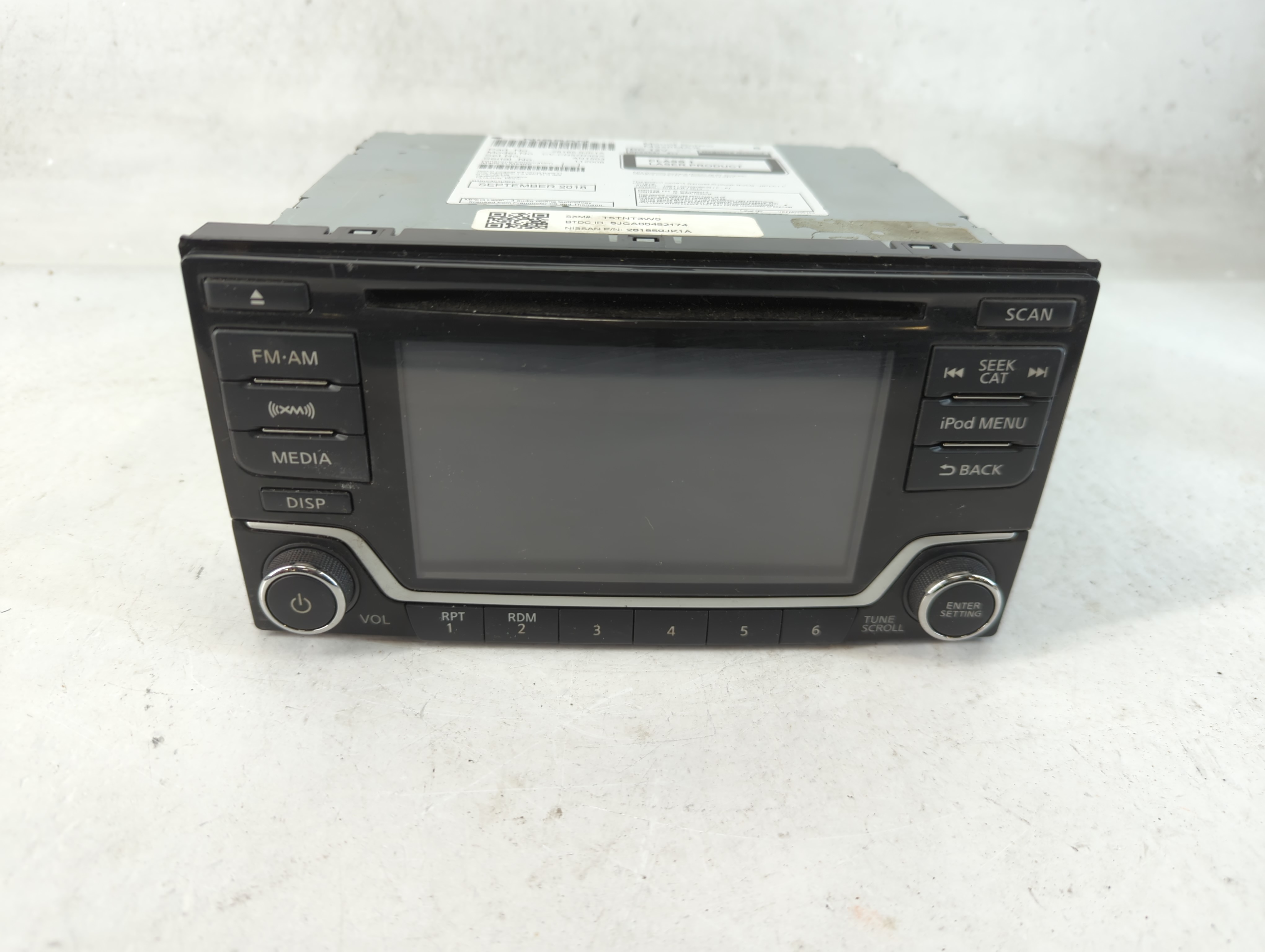 2018-2018 Nissan Nv1500 Am Fm Cd Player Radio Receiver 828319 - Oemusedautoparts1.com