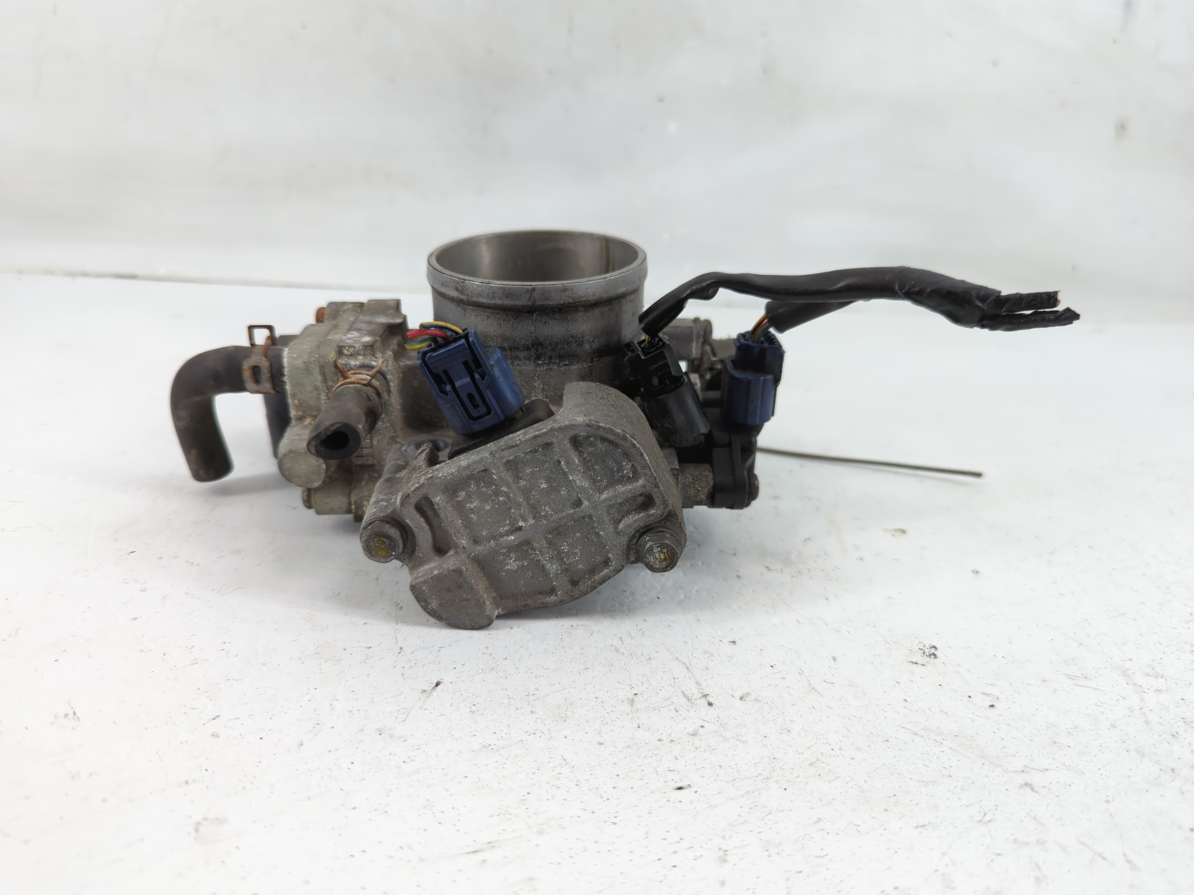 2002-2004 Honda Cr-v Throttle Body 828511 - Oemusedautoparts1.com