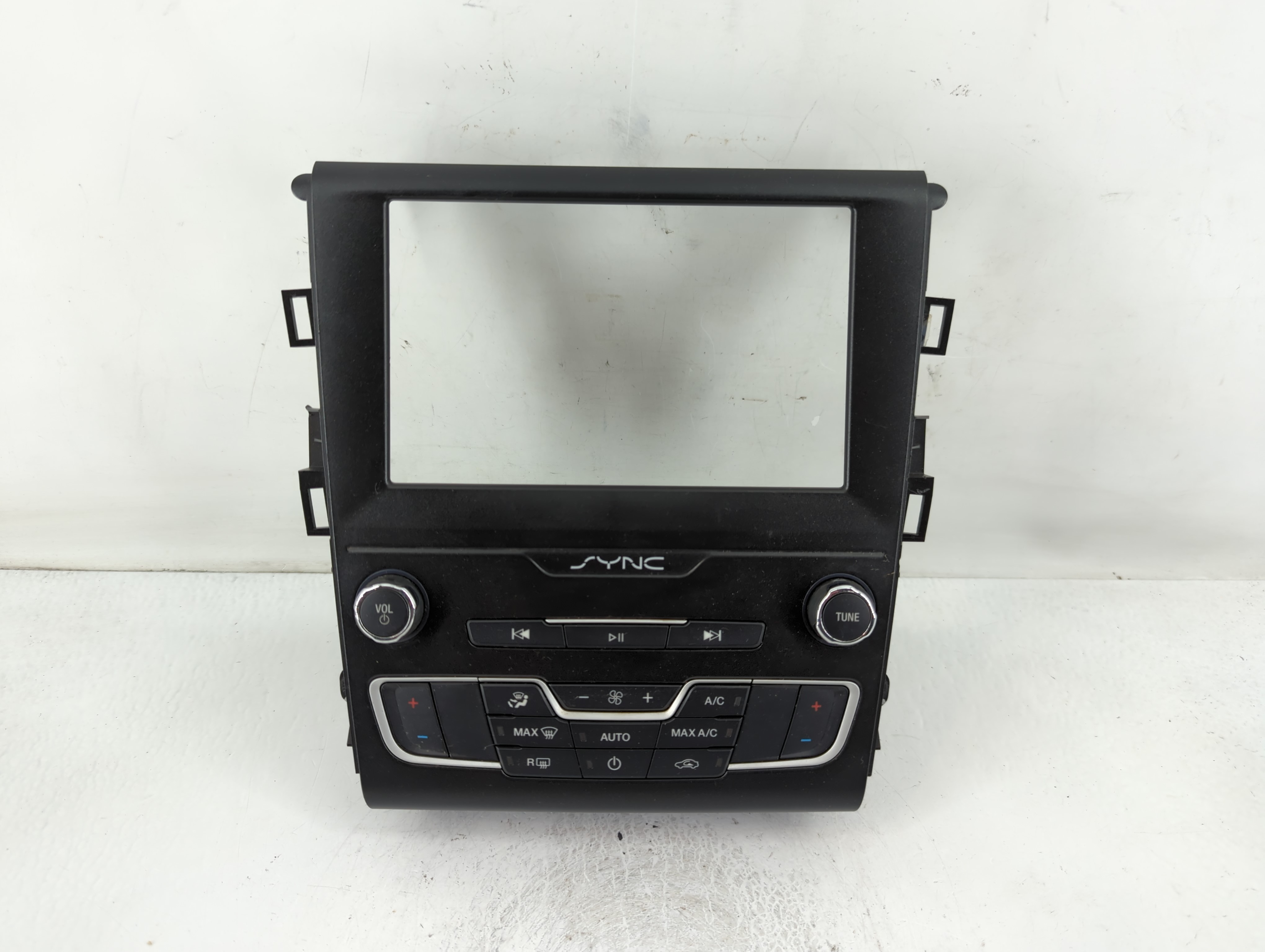 2019-2020 Ford Fusion Am Fm Cd Player Radio Receiver 828783 - Oemusedautoparts1.com