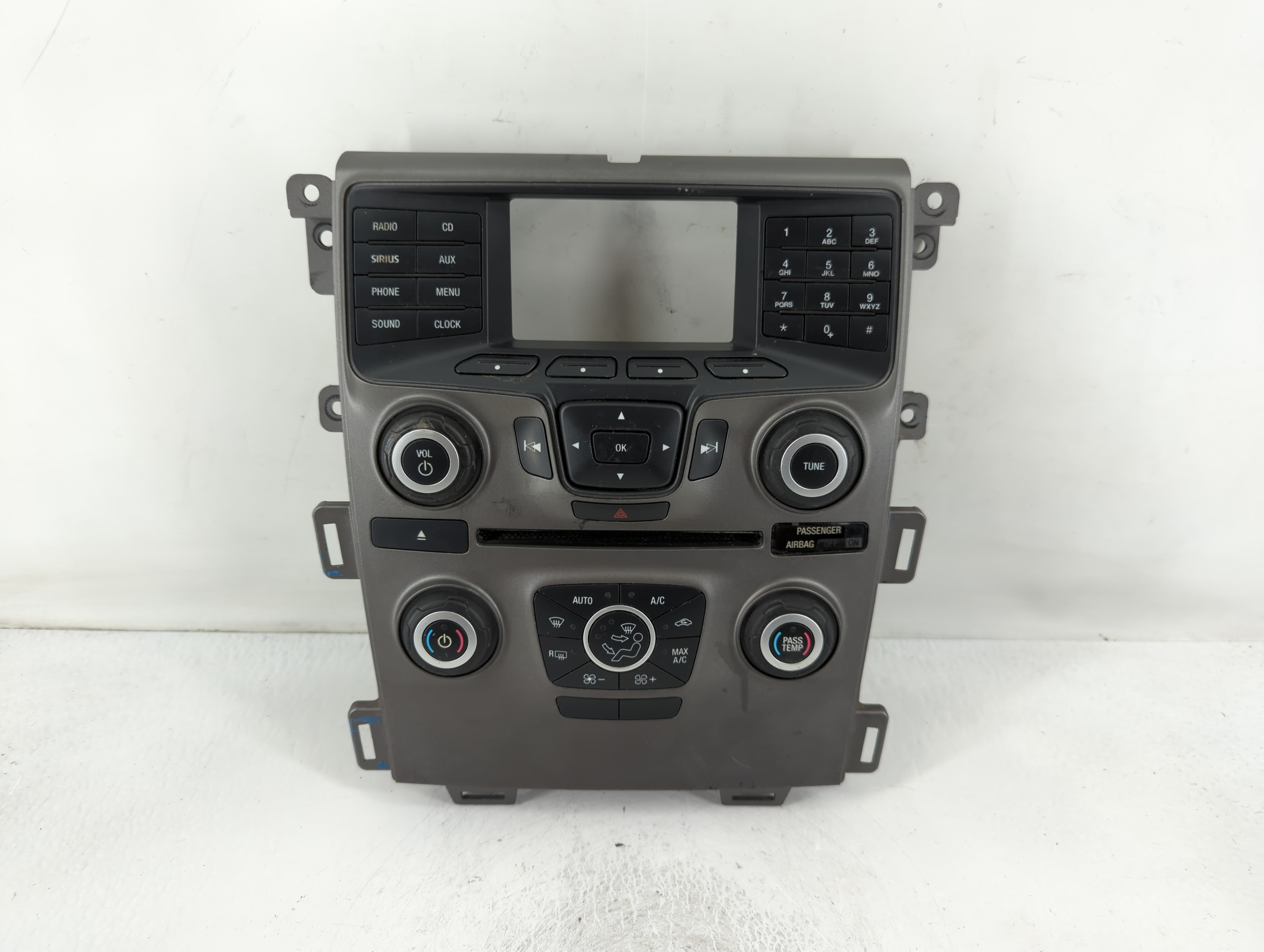 2012-2013 Ford Edge Am Fm Cd Player Radio Receiver 828805 - Oemusedautoparts1.com