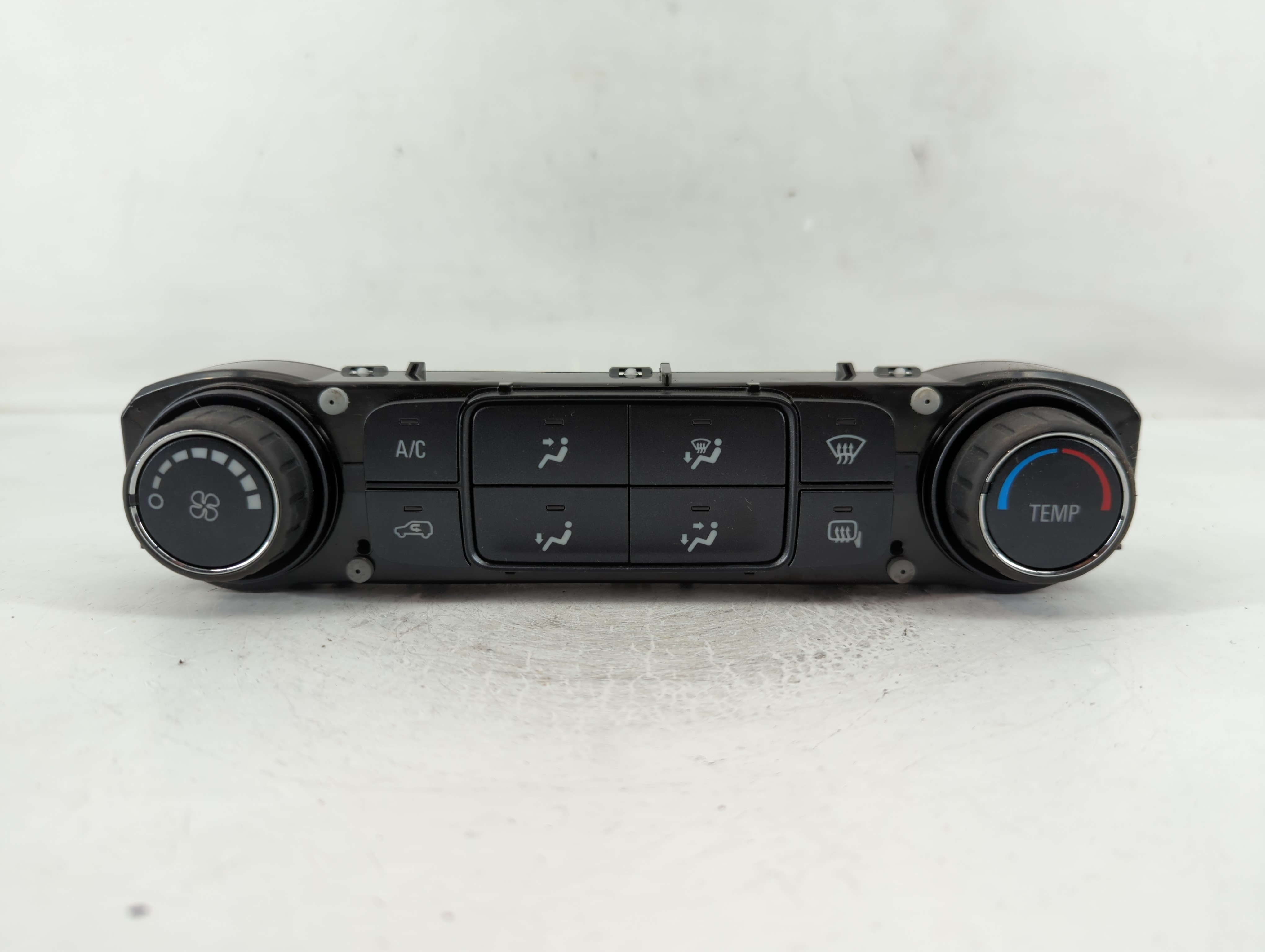2014-2019 Chevrolet Silverado 1500 Ac Heater Climate Control 84164475 828844 - Oemusedautoparts1.com