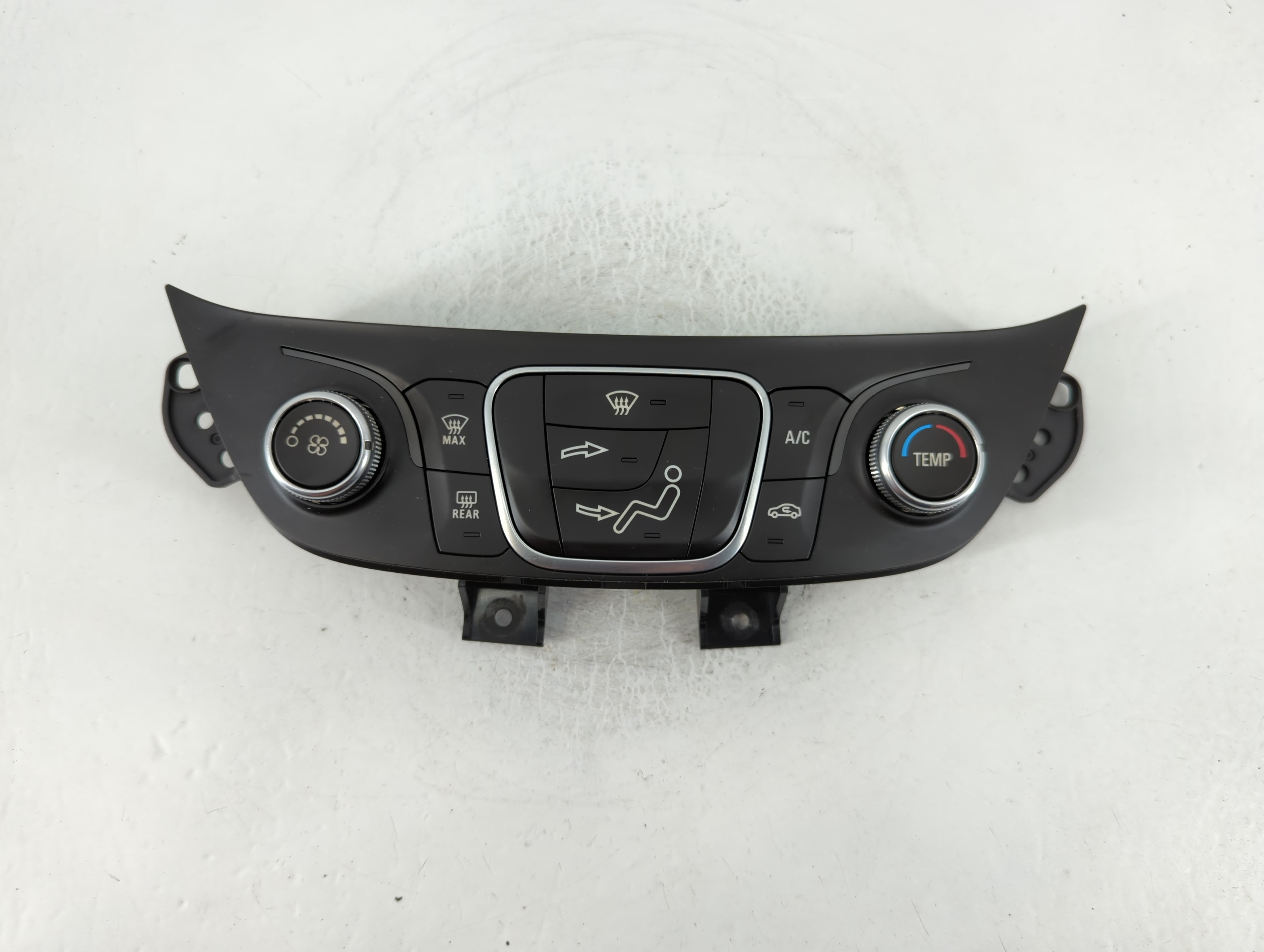 2018-2018 Chevrolet Equinox Ac Heater Climate Control 84422501 828845 - Oemusedautoparts1.com
