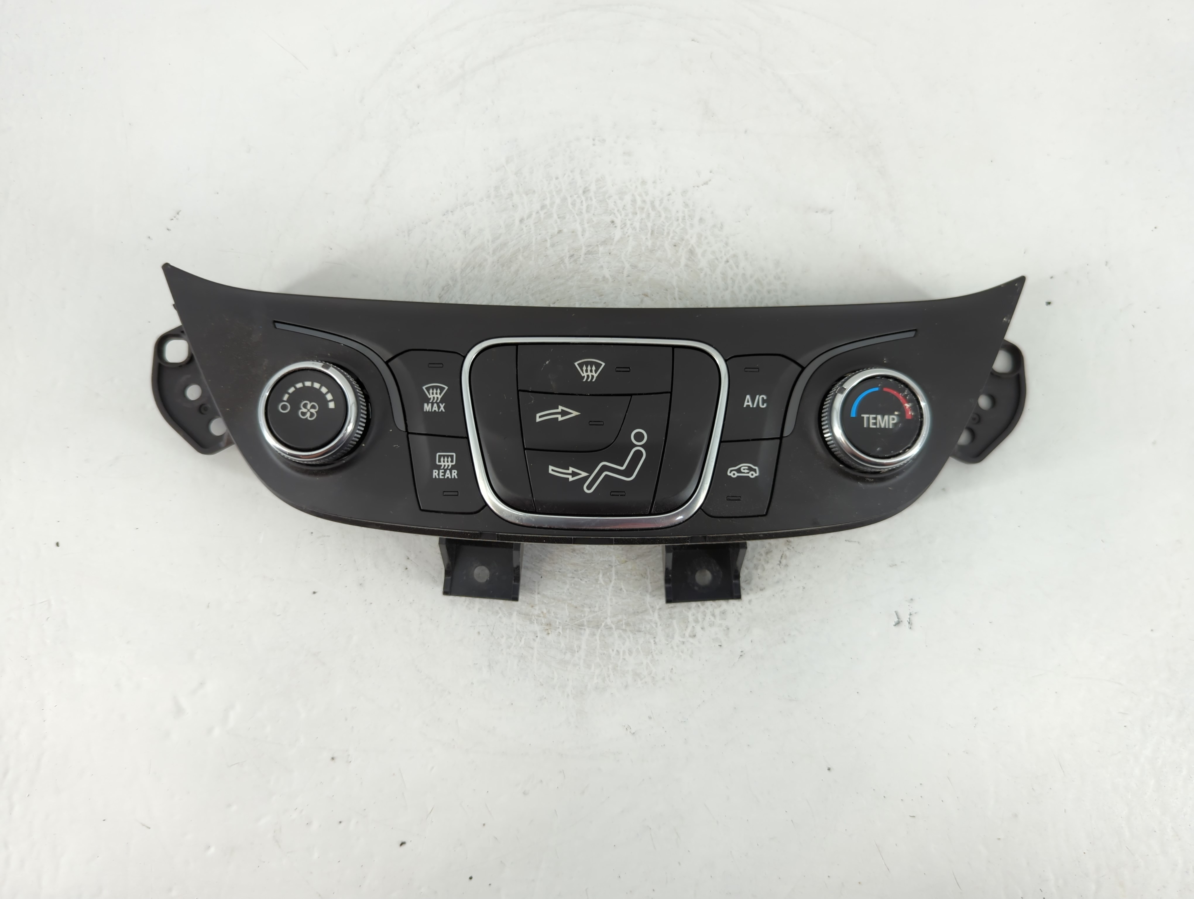 2019-2021 Chevrolet Equinox Ac Heater Climate Control 84422503 828878 - Oemusedautoparts1.com