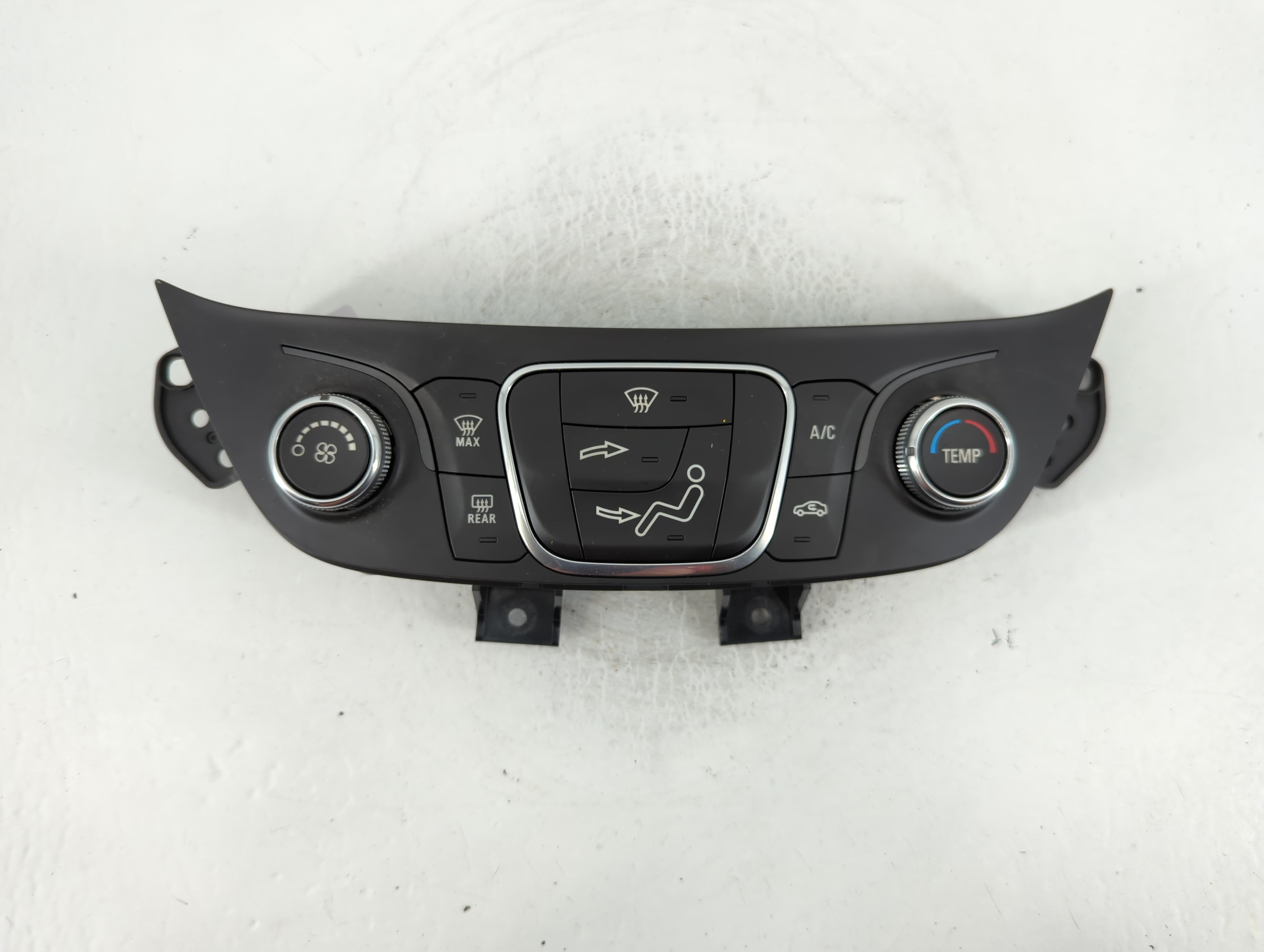 2019-2021 Chevrolet Equinox Ac Heater Climate Control 84422503 828895 - Oemusedautoparts1.com
