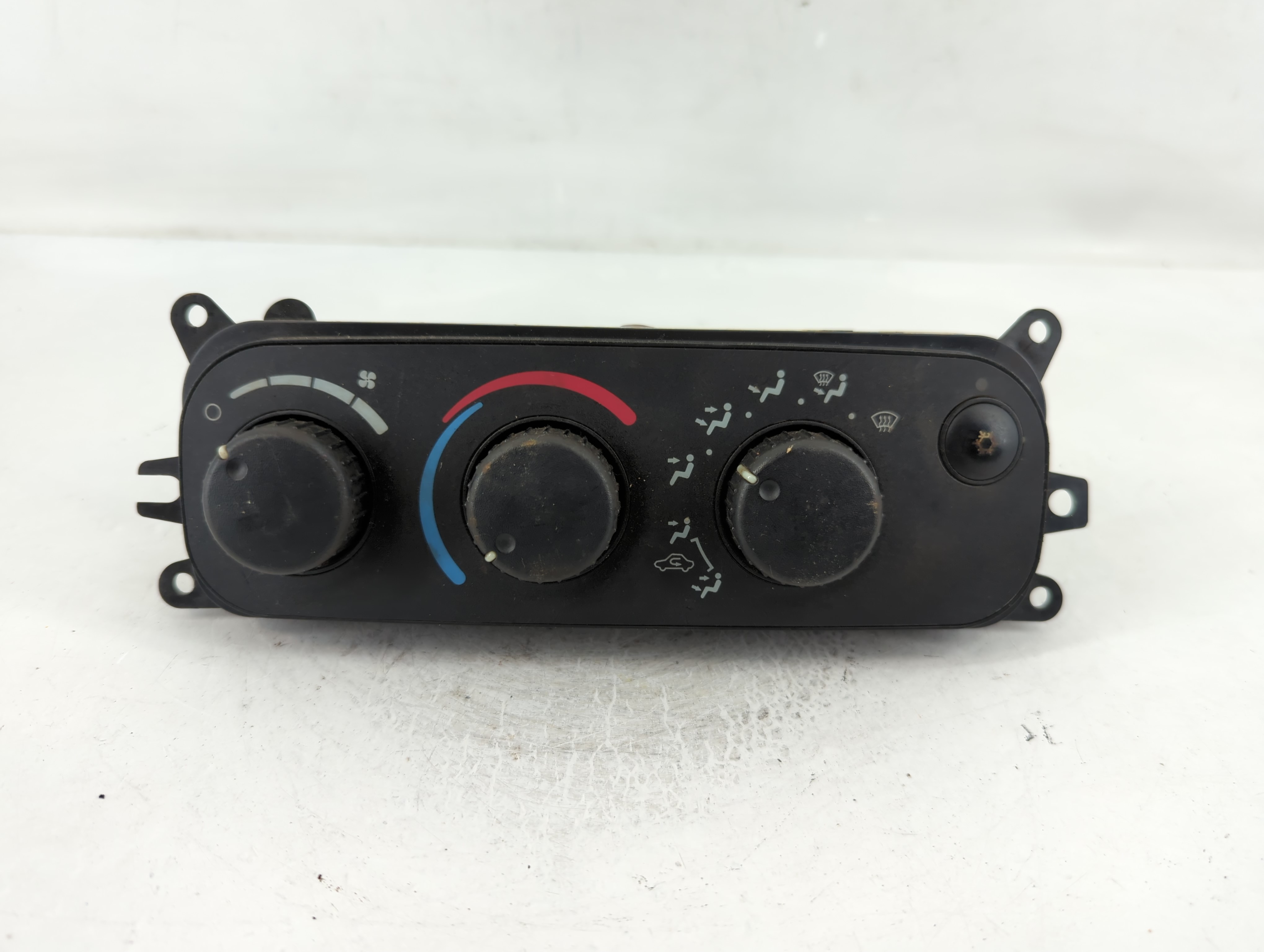 2003-2005 Dodge Ram 1500 Ac Heater Climate Control P55056322ac 828896 - Oemusedautoparts1.com