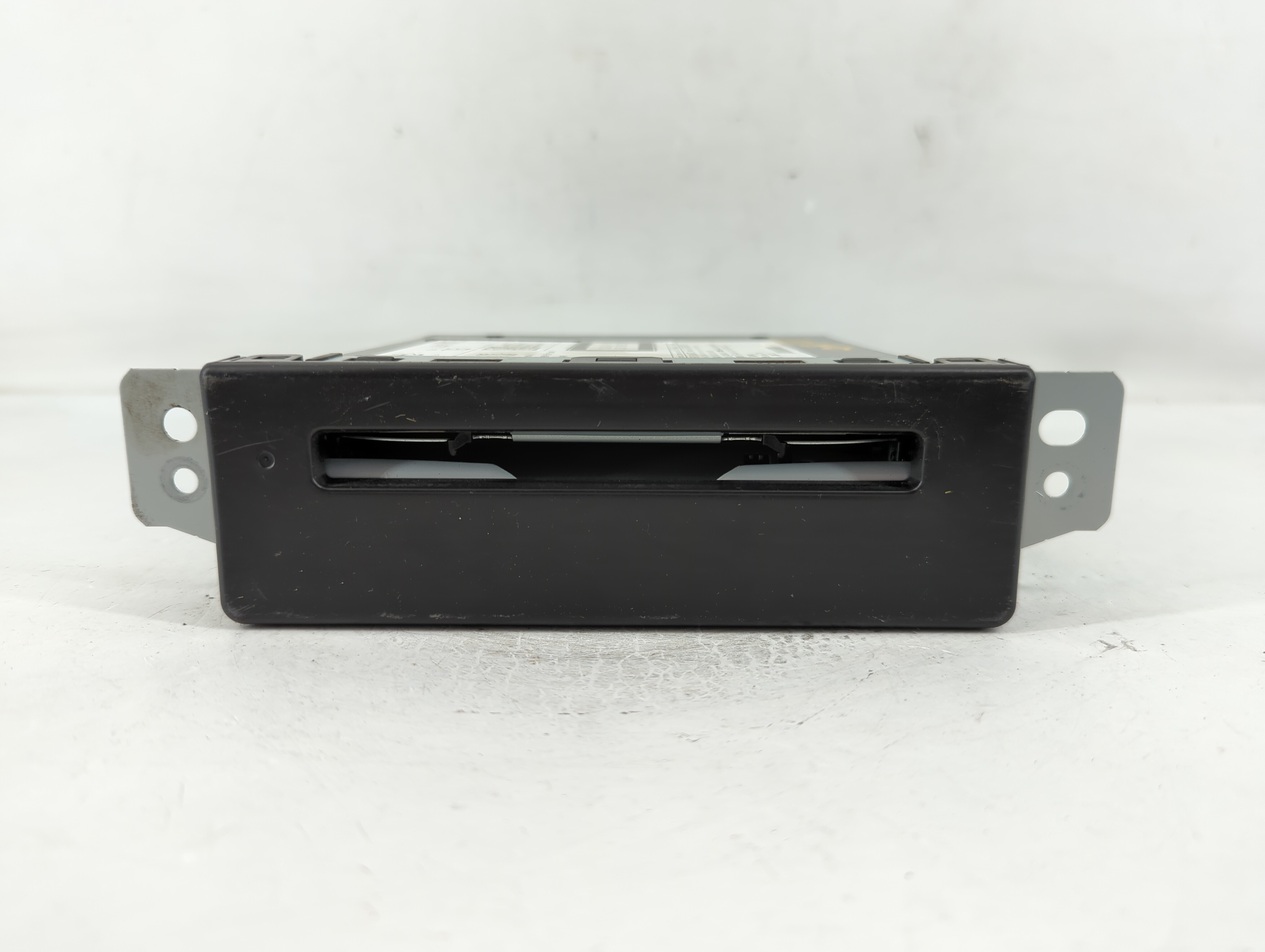 2015-2019 Chevrolet Silverado 1500 Am Fm Cd Player Radio Receiver 828944 - Oemusedautoparts1.com