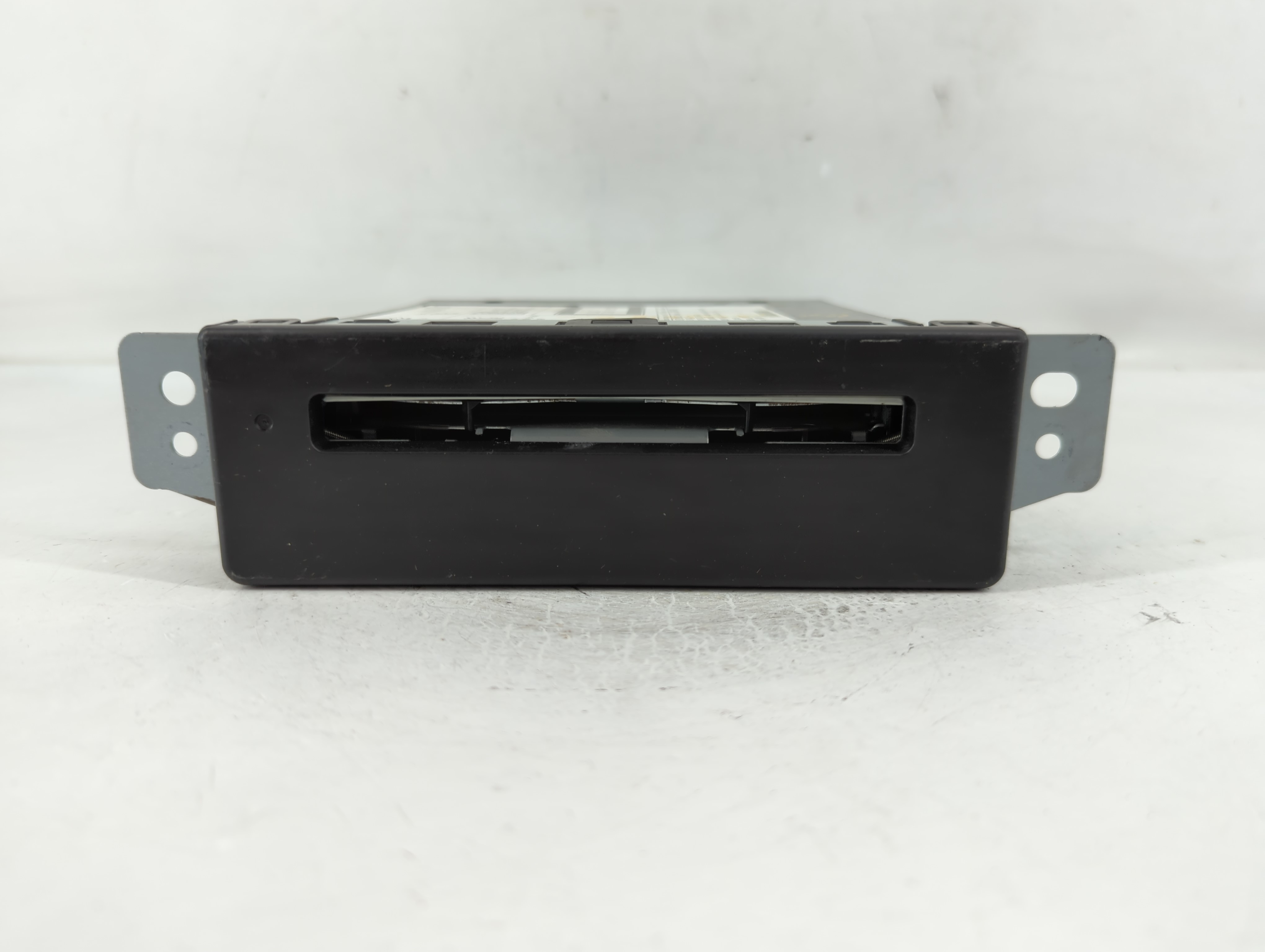 2014-2014 Chevrolet Silverado 1500 Am Fm Cd Player Radio Receiver 829030 - Oemusedautoparts1.com
