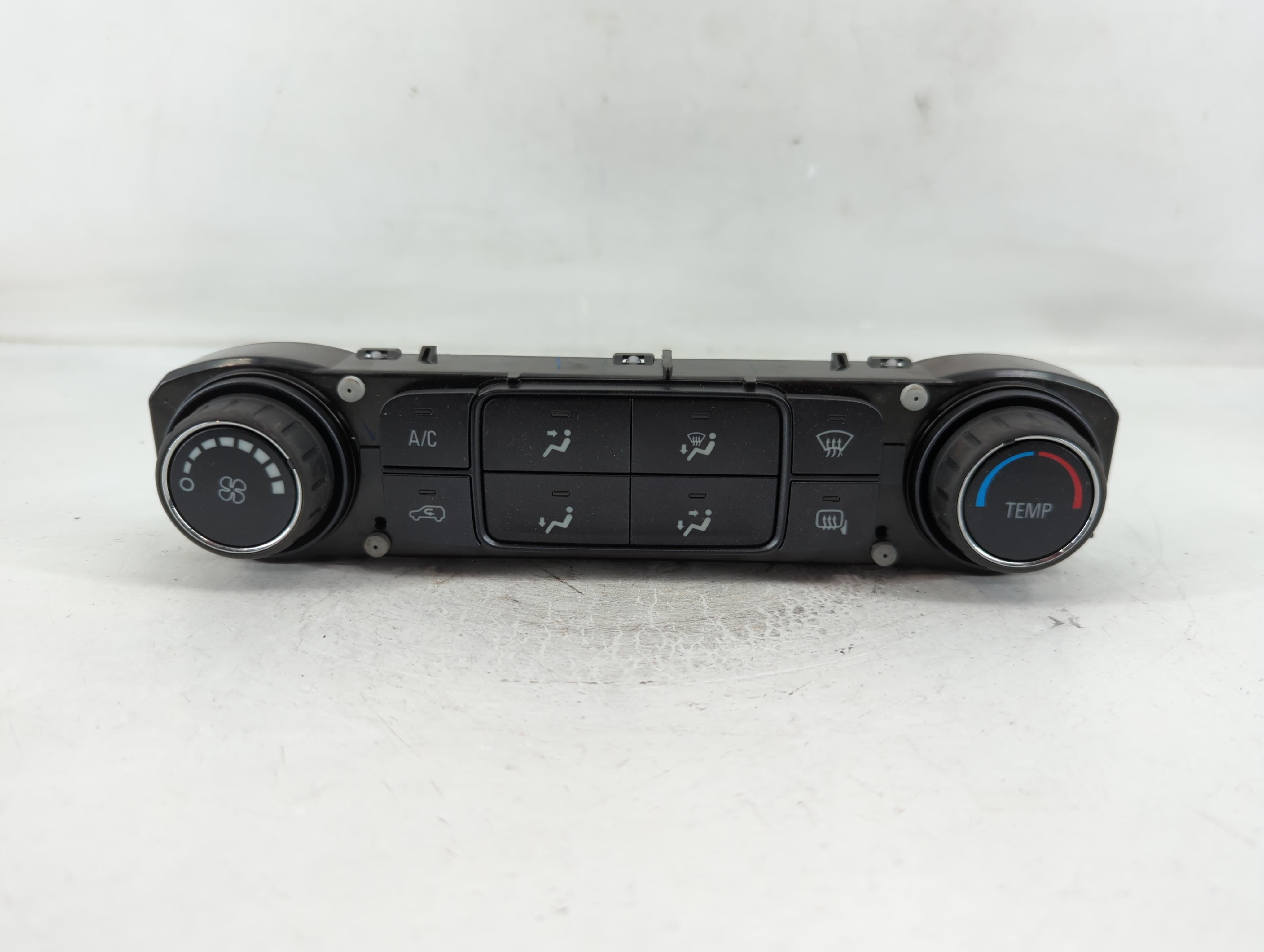 2014-2019 Chevrolet Silverado 1500 Ac Heater Climate Control 23486621 829061 - Oemusedautoparts1.com