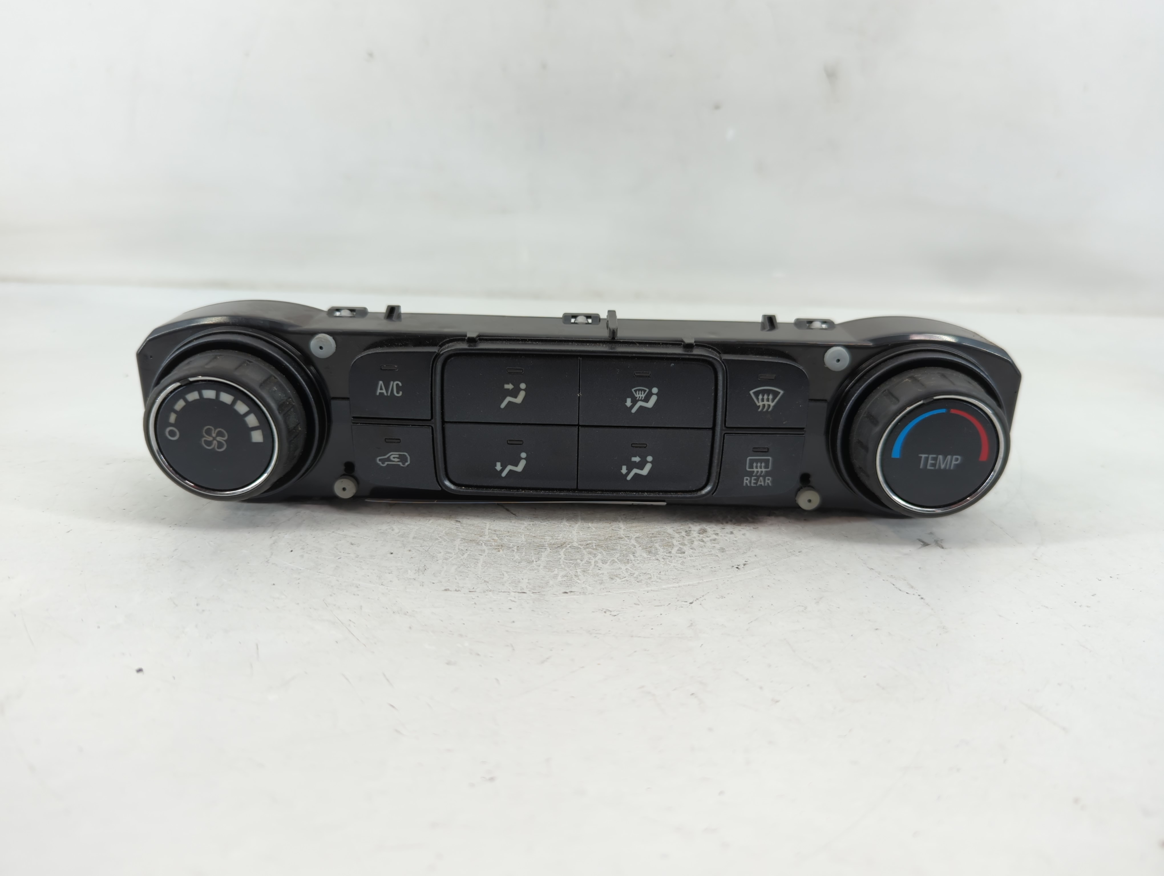 2014 Chevrolet Silverado 1500 Ac Heater Climate Control Temperature Oem 829085 - Oemusedautoparts1.com