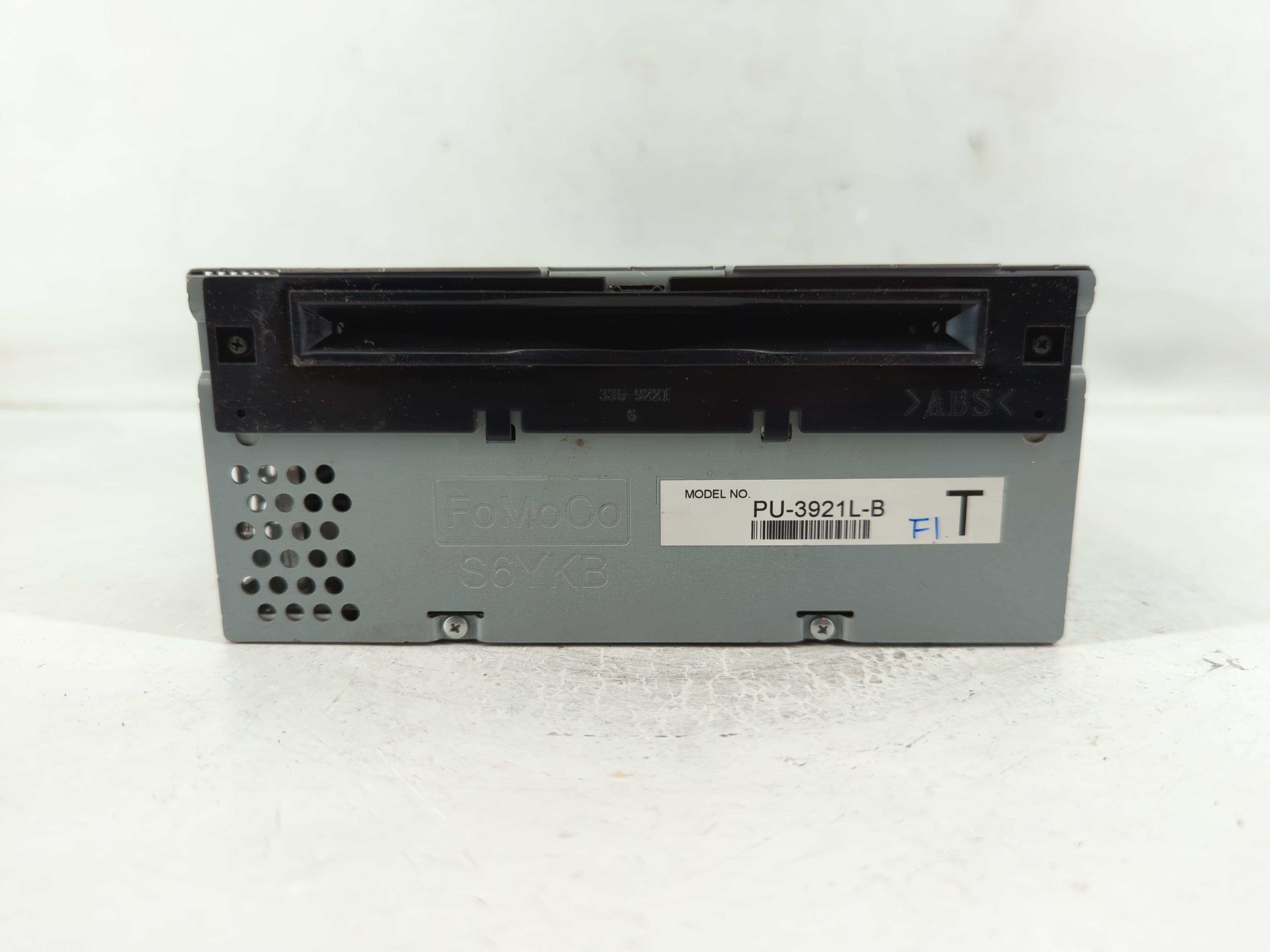 2016-2017 Ford Explorer Am Fm Cd Player Radio Receiver 829143 - Oemusedautoparts1.com