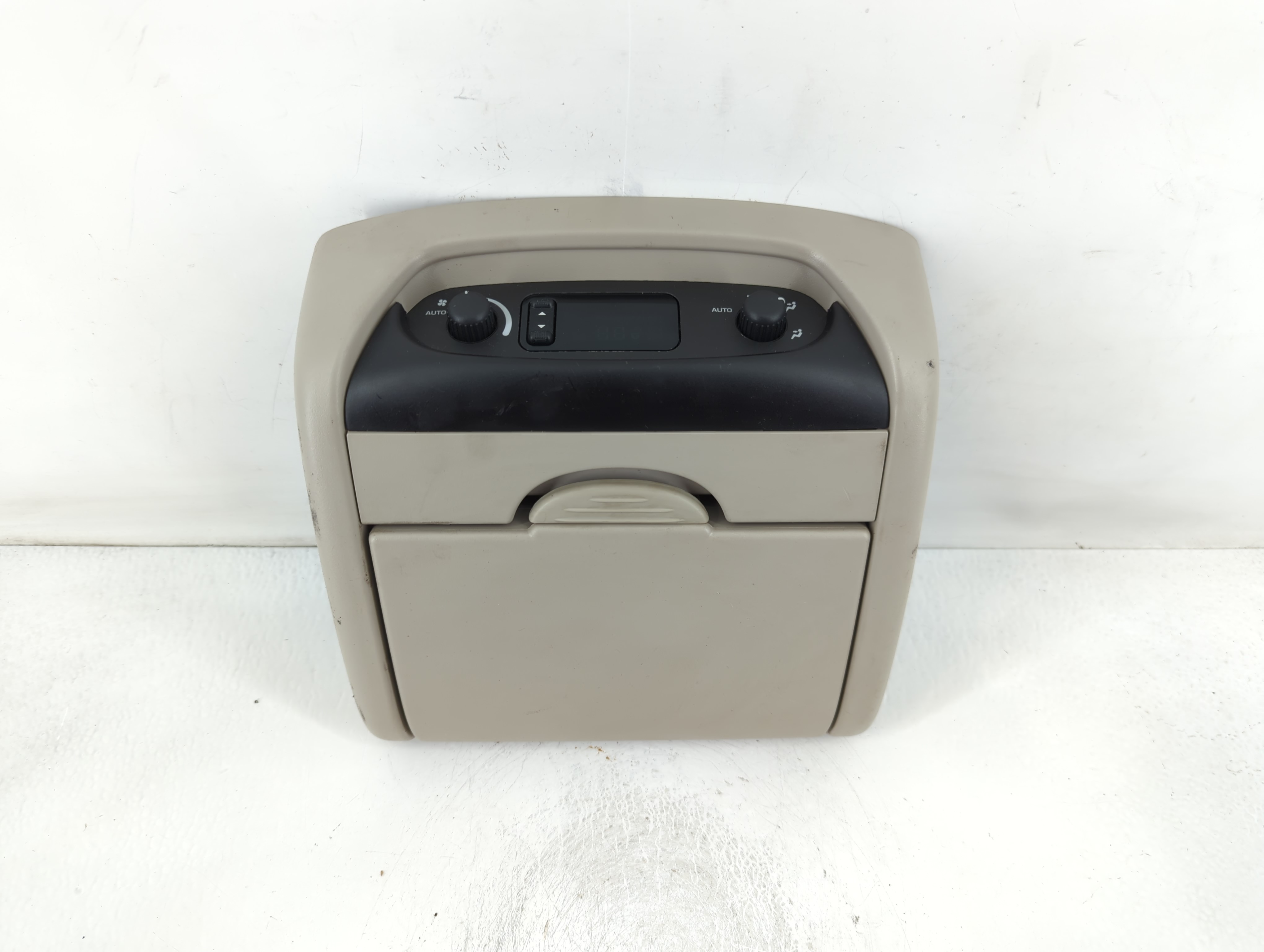 2005-2006 Dodge Caravan Information Display Screen 829156 - Oemusedautoparts1.com