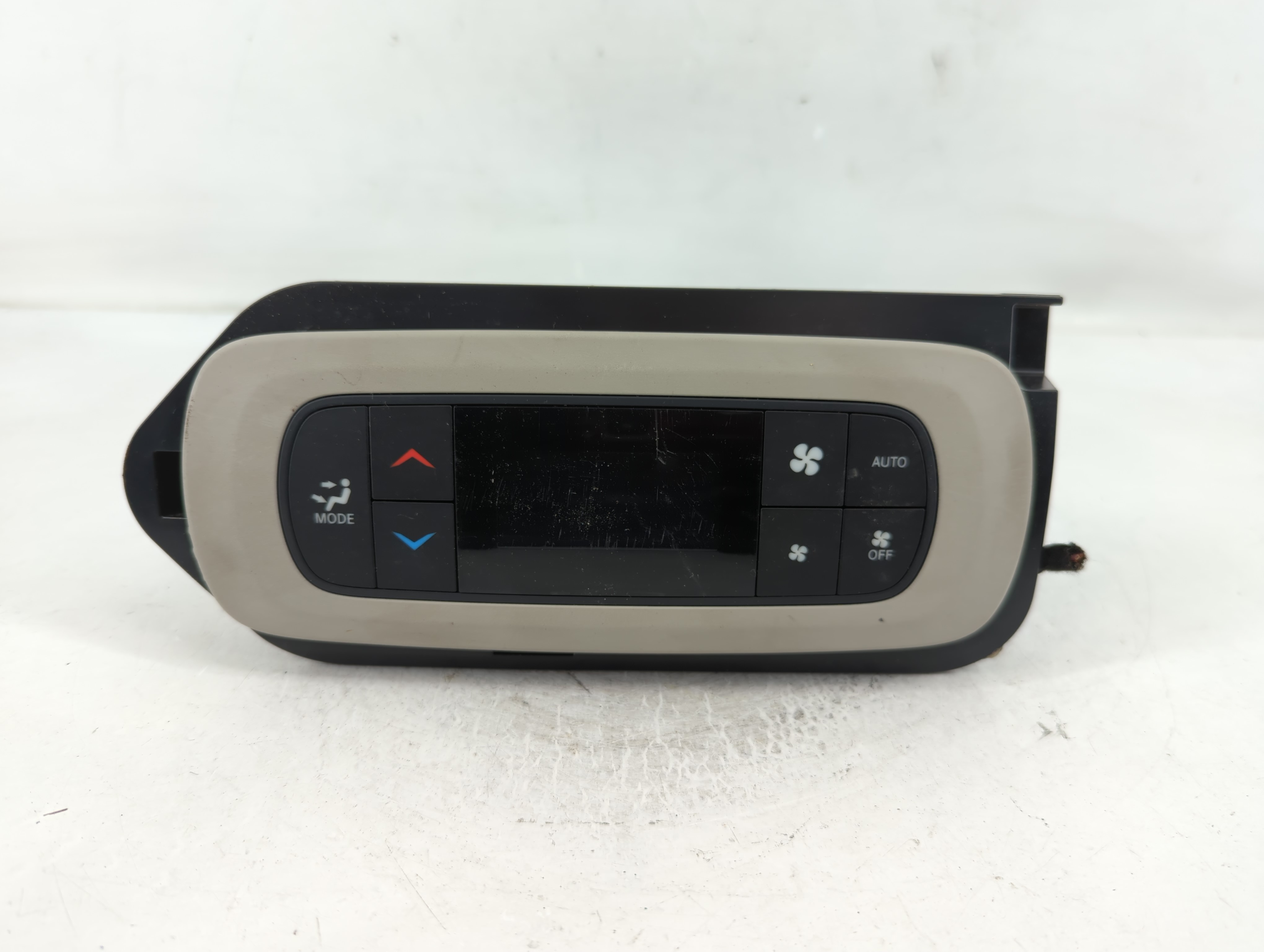 2018-2020 Chrysler Pacifica Ac Heater Climate Control P68395990aa 829187 - Oemusedautoparts1.com